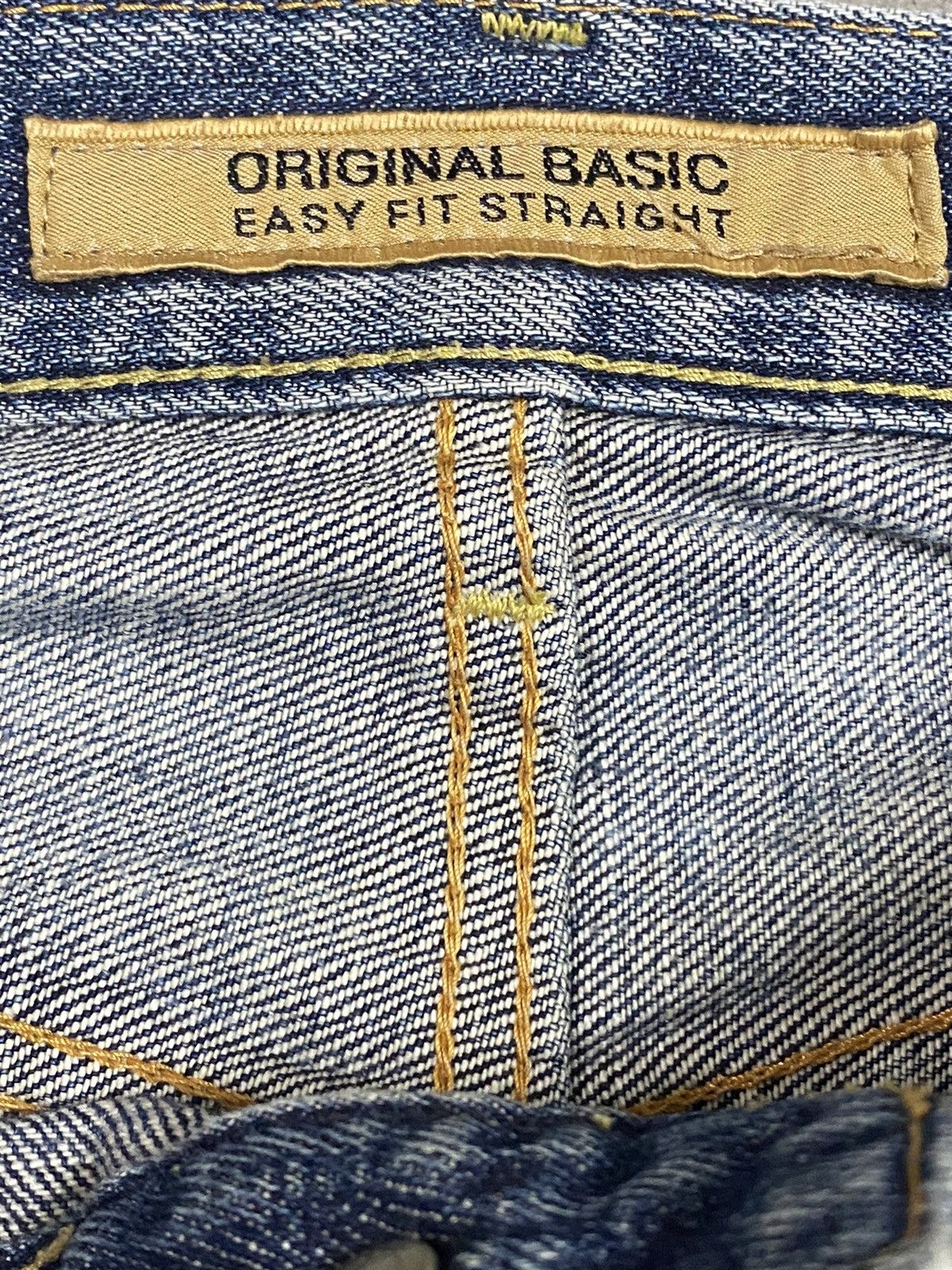 Uniqlo Vintage Japanese Brands Faded Wash Distressed Loose Jeans Size US 34 / EU 50 - 12 Thumbnail