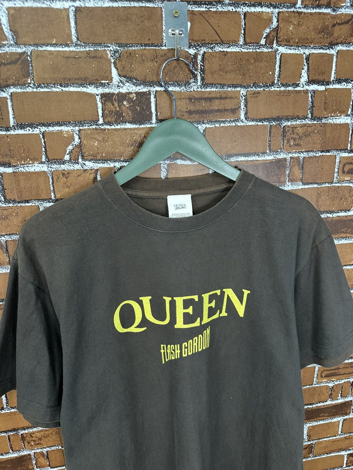 Band Tees Queen Flash Gordon Merch Tshirt A1008 Size US L / EU 52-54 / 3 - 2 Thumbnail