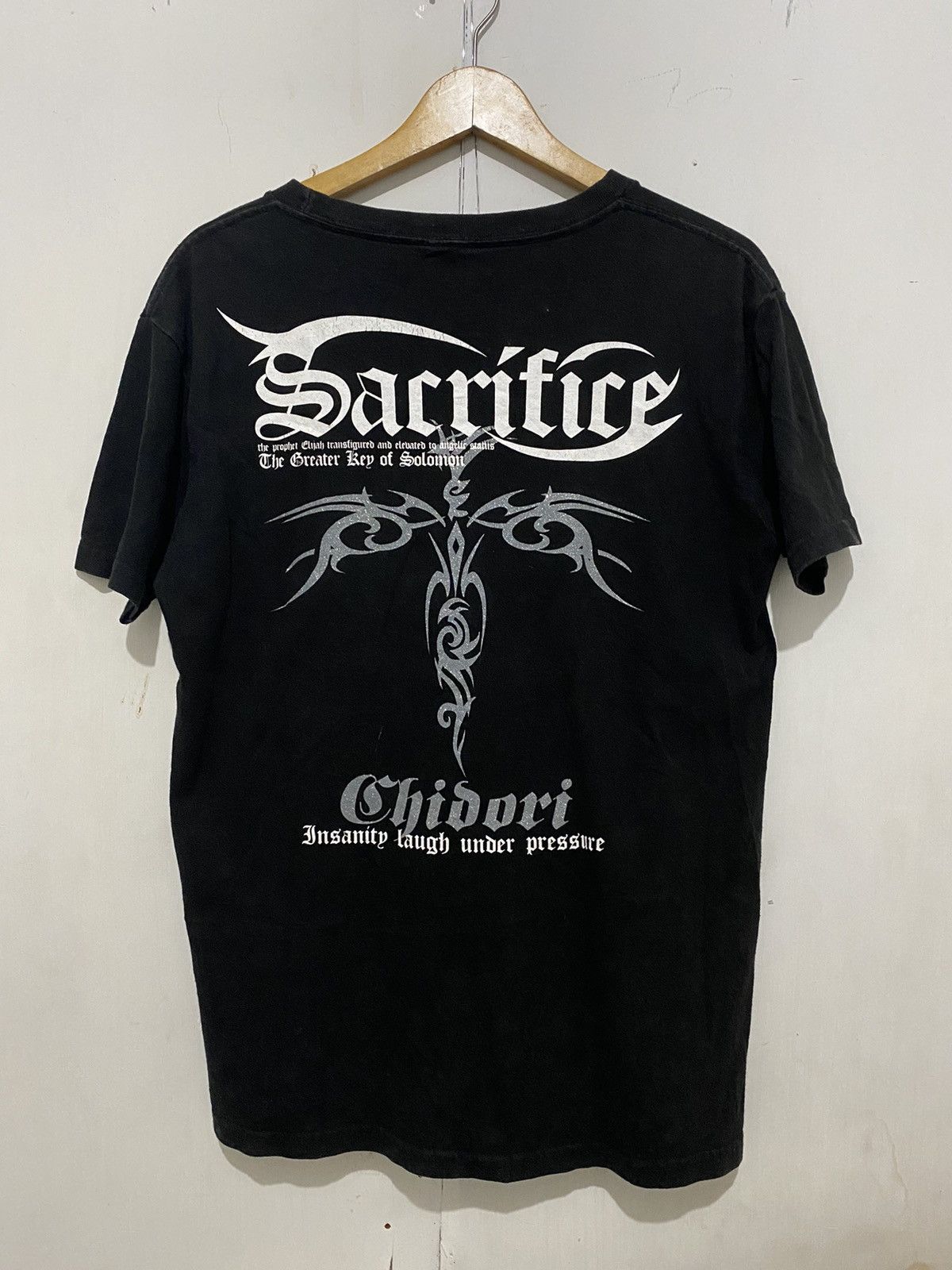 Japanese Brand SACRIFICE TEE Size US L / EU 52-54 / 3 - 3 Thumbnail