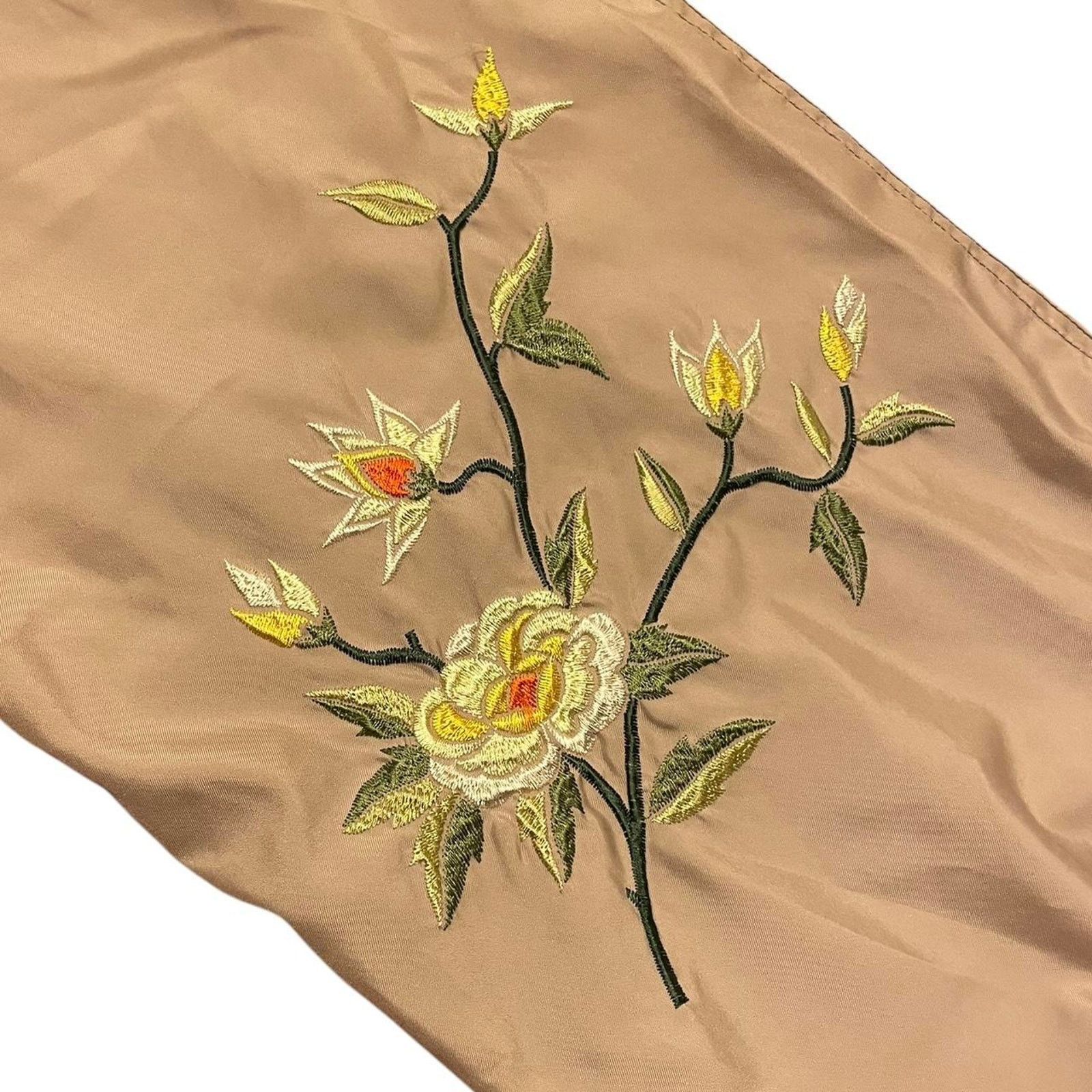 Gap Vintage Y2K Gap parachute pants with floral embroidery Size 27" / US 4 / IT 40 - 4 Thumbnail