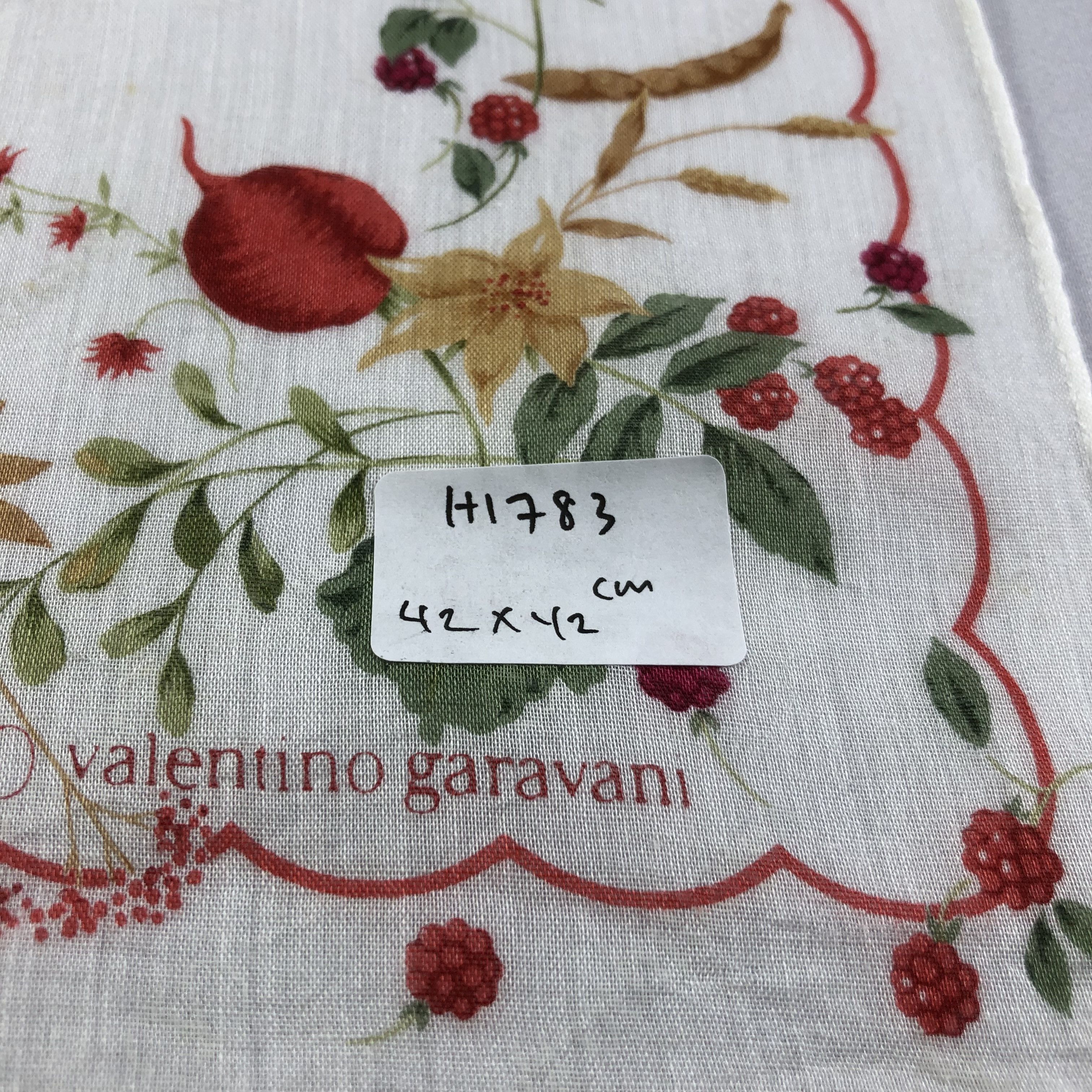 Vintage Valentino Garavani Handkerchief Neckerchief Bandana H1783 Size ONE SIZE - 7 Thumbnail