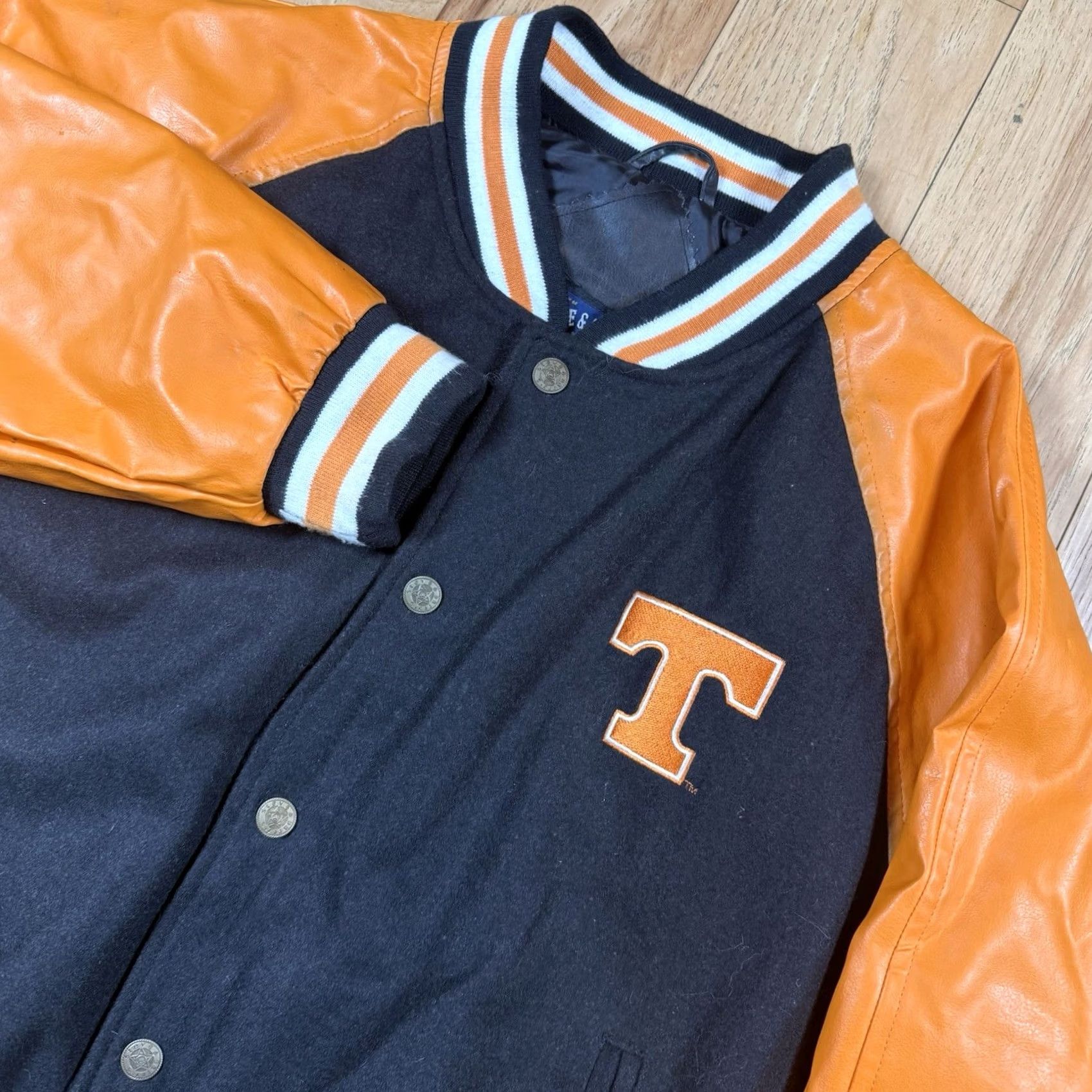 Vintage VINTAGE Steve Barry’s Tennessee Letterman Jacket Faux Leather Wool Mens Medium NWT Size US M / EU 48-50 / 2 - 2 Thumbnail