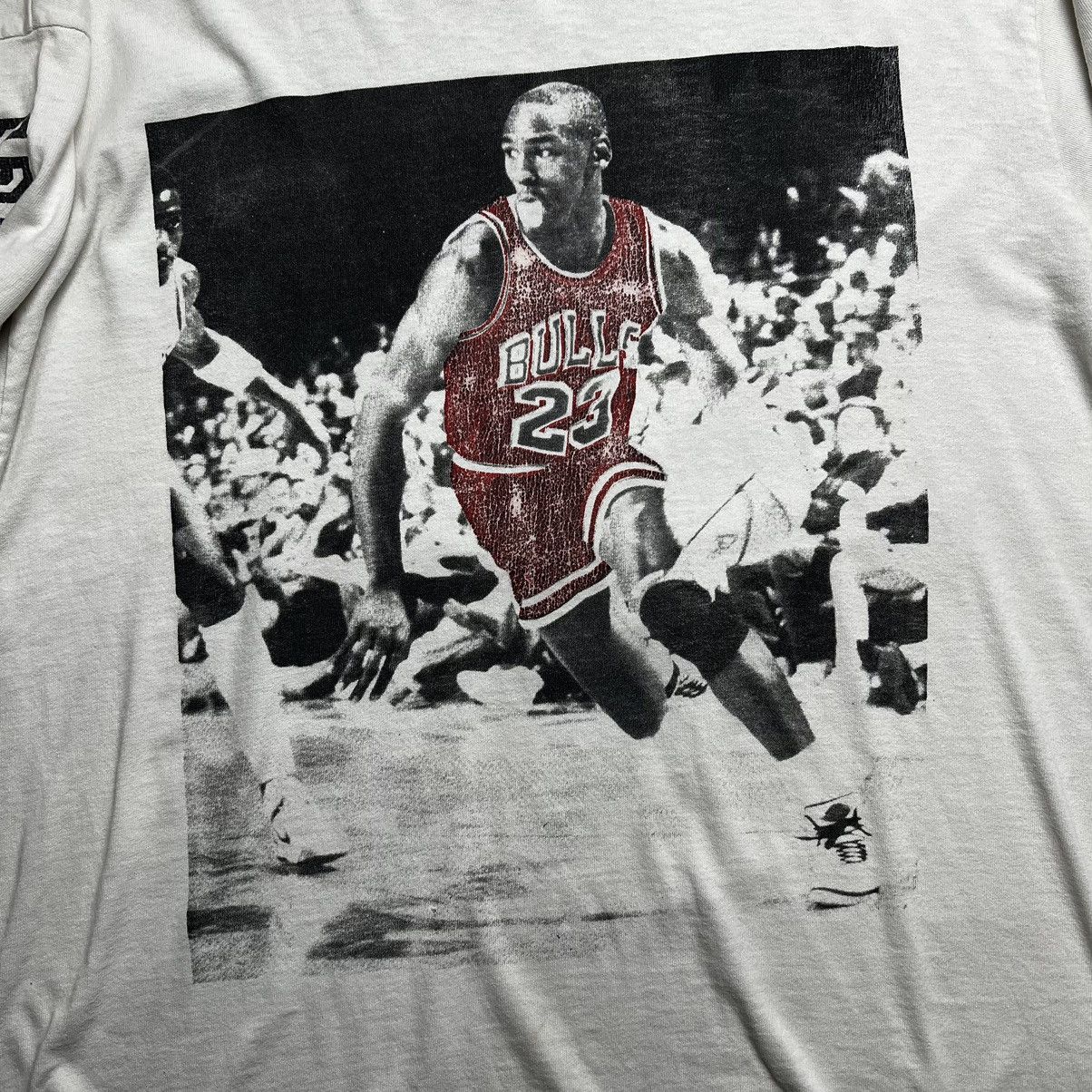 Jordan Brand × NBA × Vintage Vintage 90s Michael Jordan Chicago Bulls 23 T-Shirt Size US XL / EU 56 / 4 - 2 Thumbnail