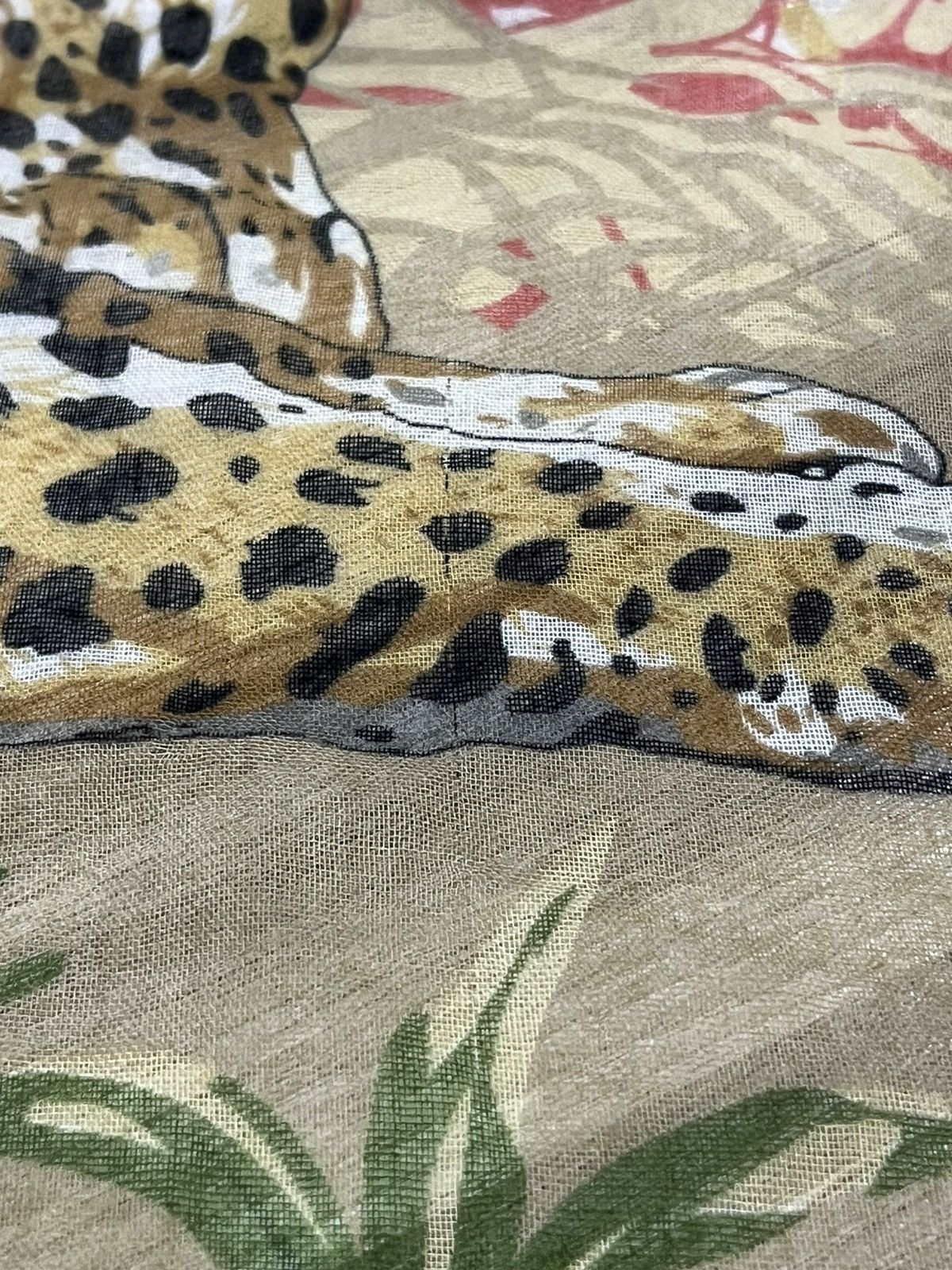 GOA VERYRARE🔥Vintage GOA LEOPARD COUPLE Flora & Fauna Big Scarf Size ONE SIZE - 9 Thumbnail