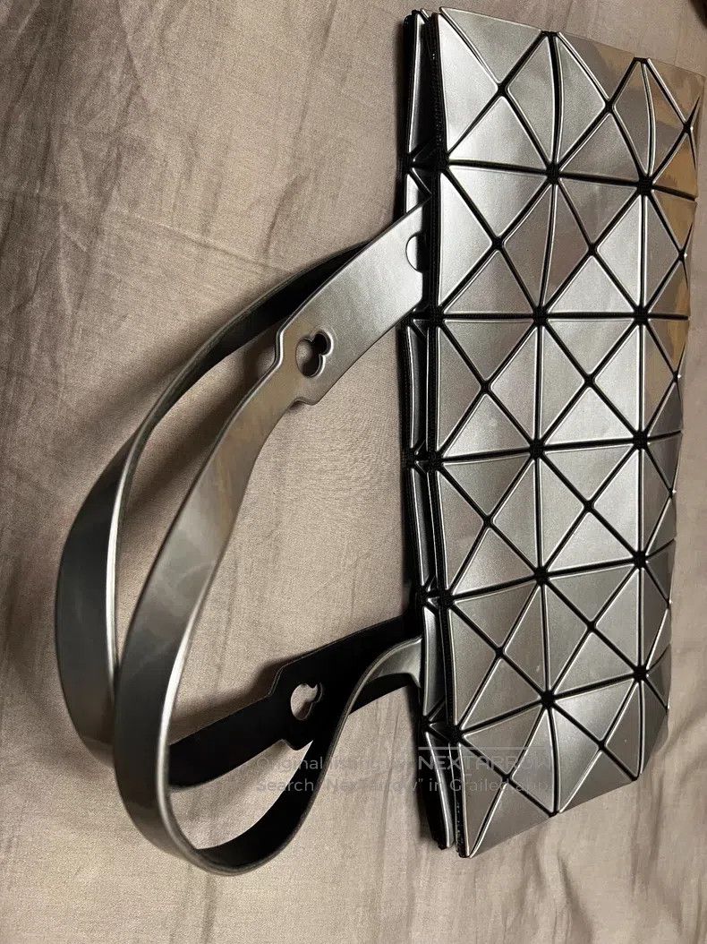 Issey Miyake Issey Miyake Silver Gray Shiny Six-Grid Tote Bag Size ONE SIZE - 6 Thumbnail