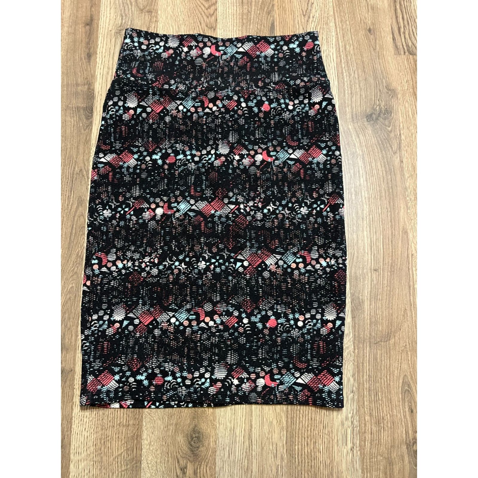 Vintage LuLaRoe Skirt Women XS Black Blue Red White Pull On Knee Length Straight Pencil Casual Size 26" / US 2 / IT 38 - 2 Thumbnail