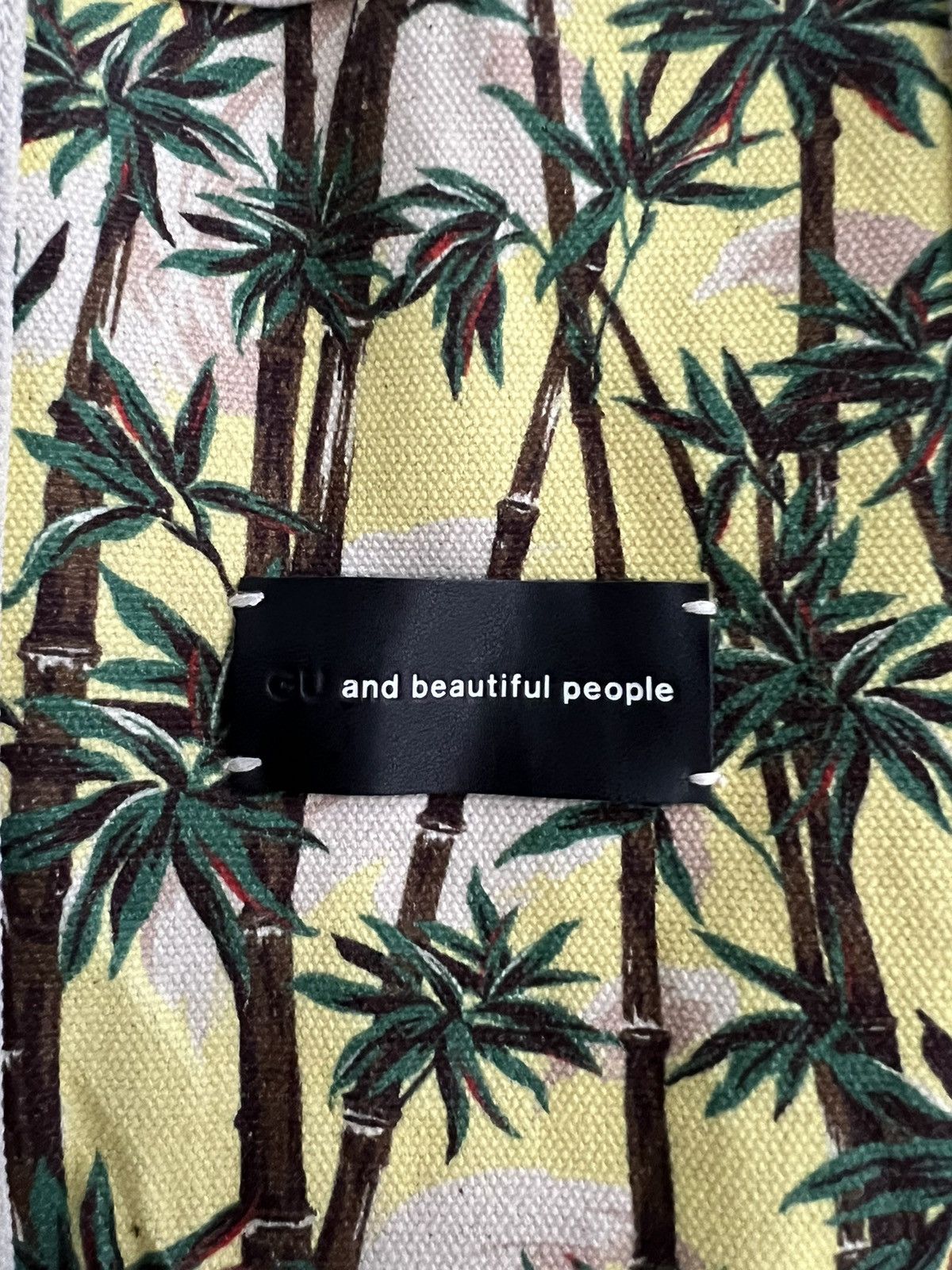 Art Comes First × GU 🇯🇵 Ltd Beautiful People GU Aloha Motif Canvas Shoulder Bag Size ONE SIZE - 8 Thumbnail