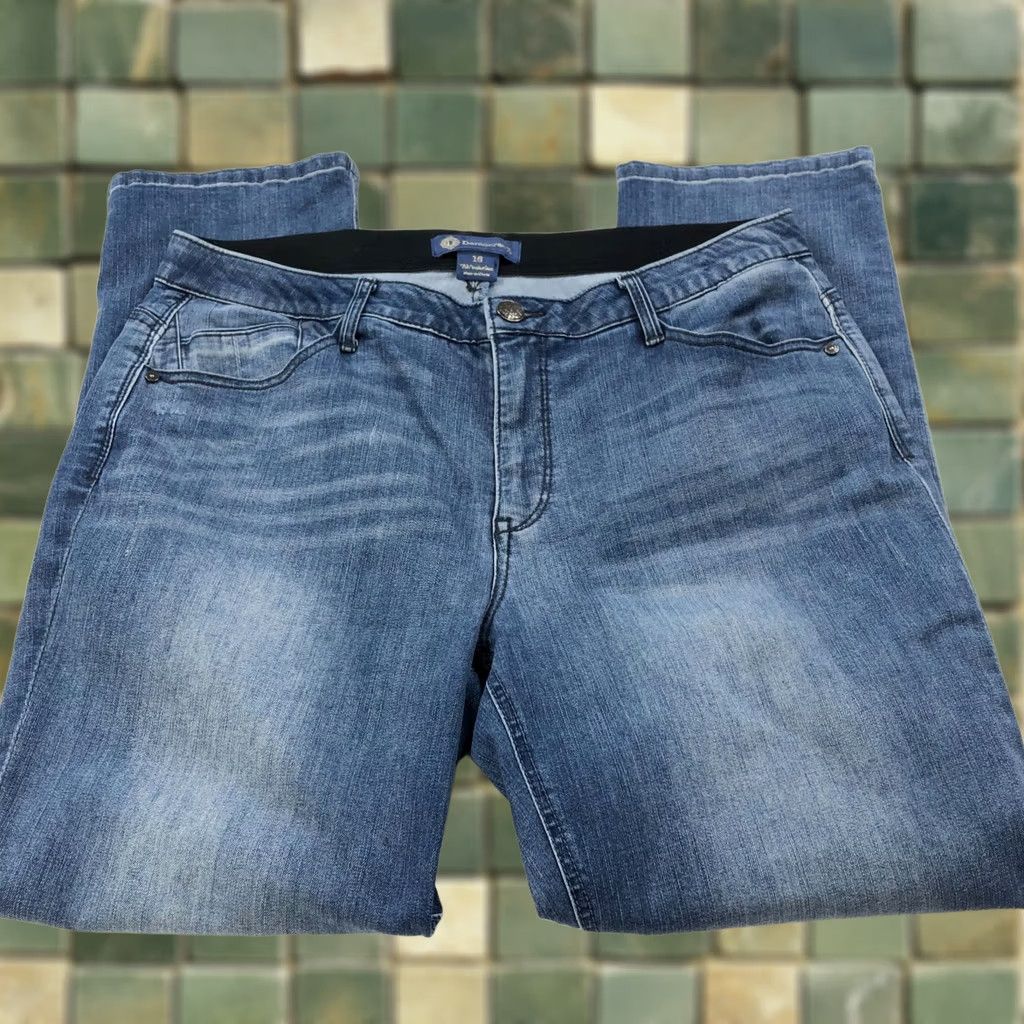 Vintage Democracy Jeans 16 Mid Rise 36W 29L Blue Regular Women Denim 5-Pocket Inseam 29" Belt Loops Cap Back Front Pockets Stretch No Holes Stain N/A Size 38" / US 16 / IT 52 - 1 Thumbnail
