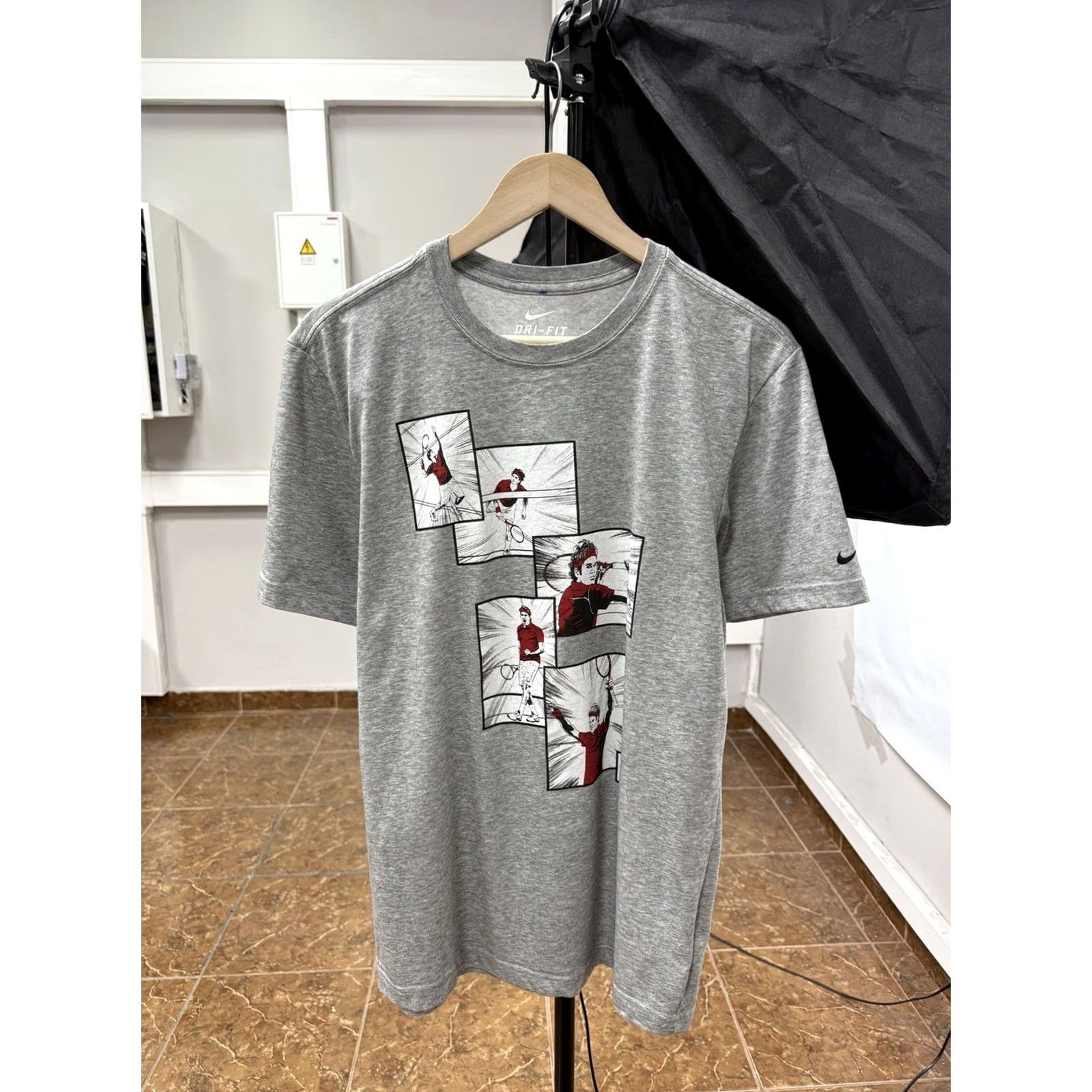 Nike NIKE RF Tennis Dri-Fit T-Shirt Mens M Retro Gray Nike Roger Federer RF Dri-Fit Tennis Shirt Size US M / EU 48-50 / 2 - 2 Thumbnail