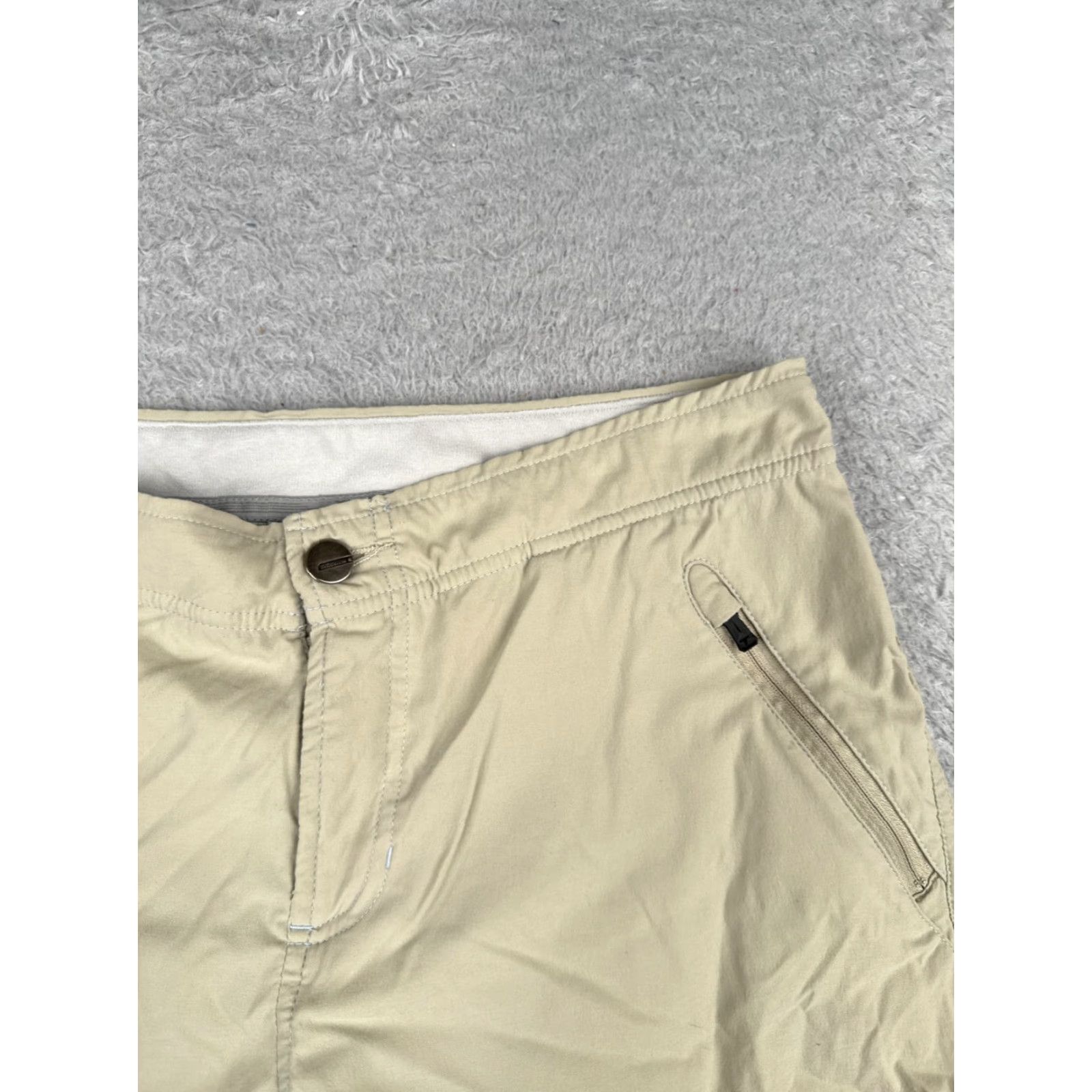 Vintage VINTAGE Columbia Women's Shorts 8 Beige Utility Nylon Blend Zip Pockets Hiking Camp 32x4 Size 27" / US 4 / IT 40 - 5 Thumbnail