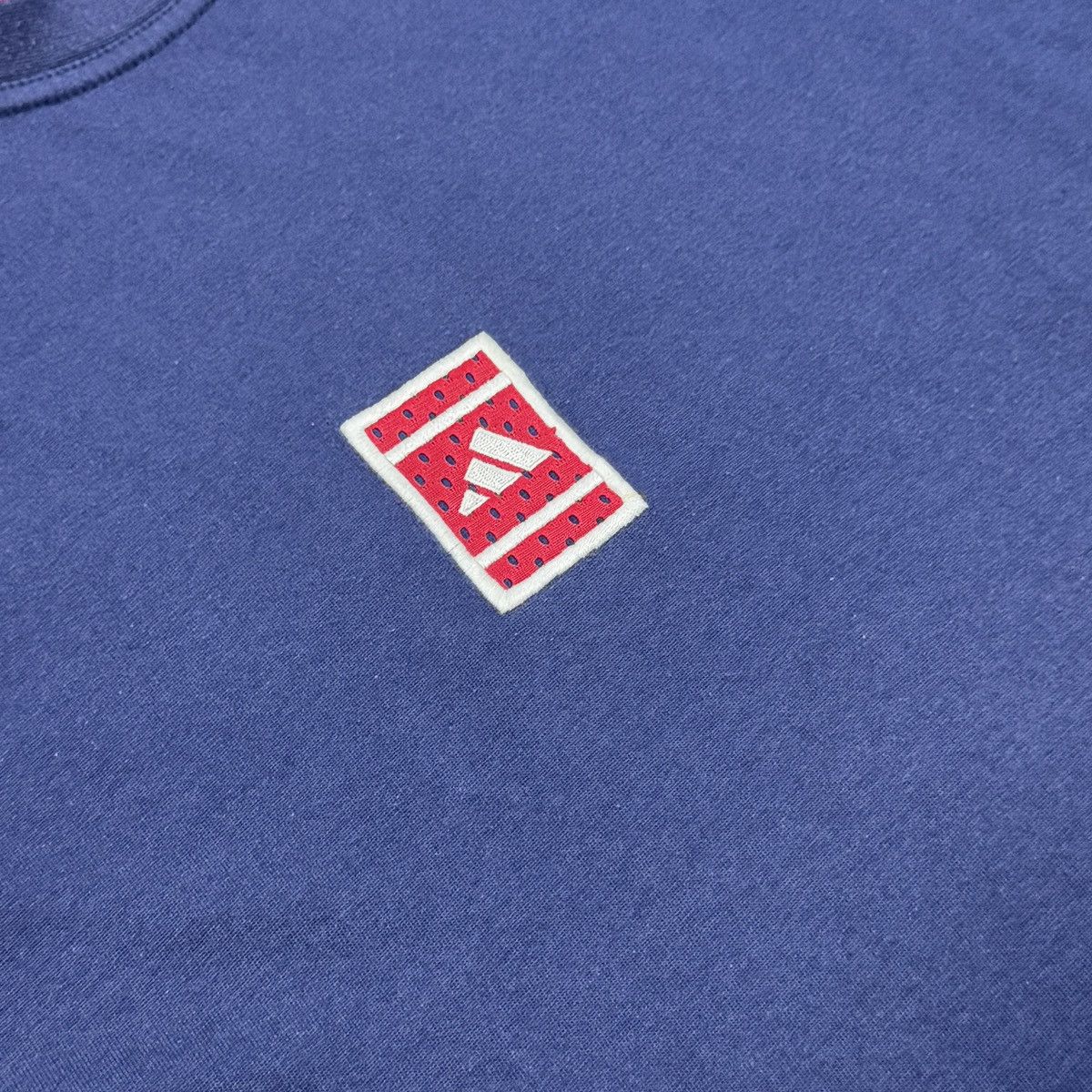 Adidas × Vintage Vintage Adidas Embroidered Box Logo T-Shirt Size L Size US L / EU 52-54 / 3 - 10 Thumbnail