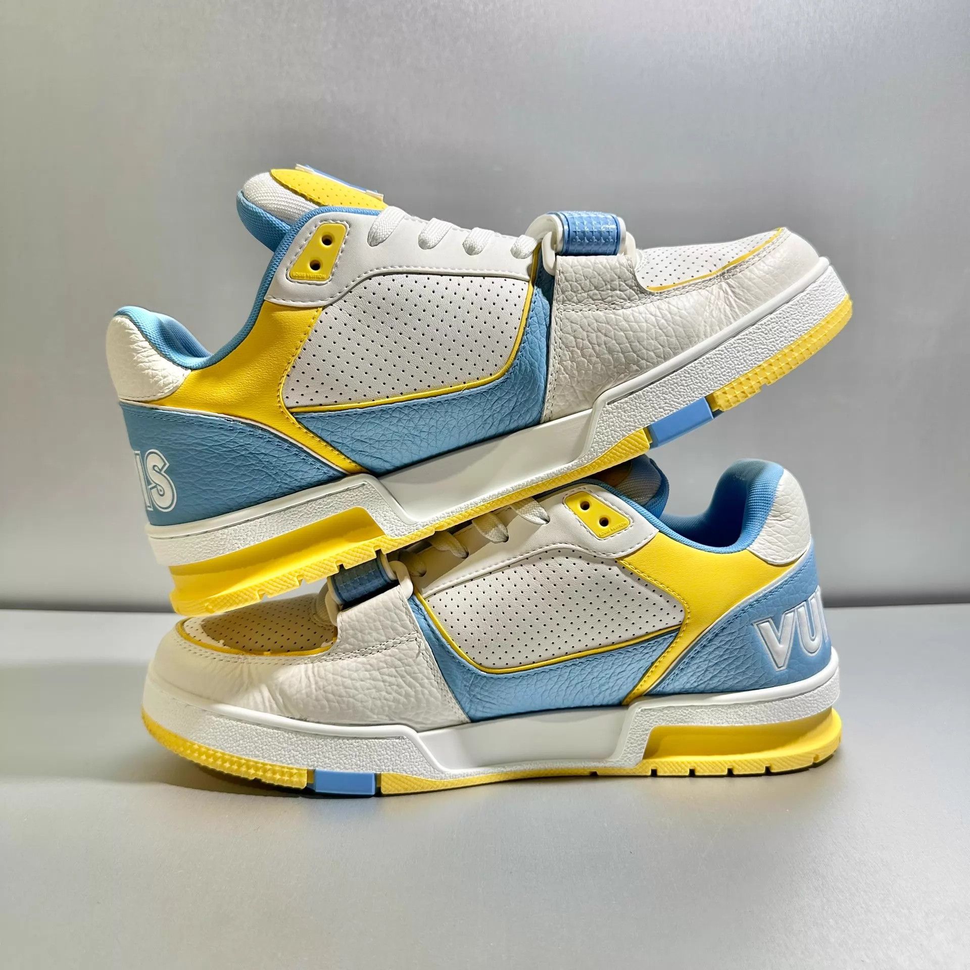 Louis Vuitton Louis Vuitton Trainer Blue Velcro Strap 41.5/7.5 Mint Size US 8.5 / EU 41-42 - 4 Thumbnail