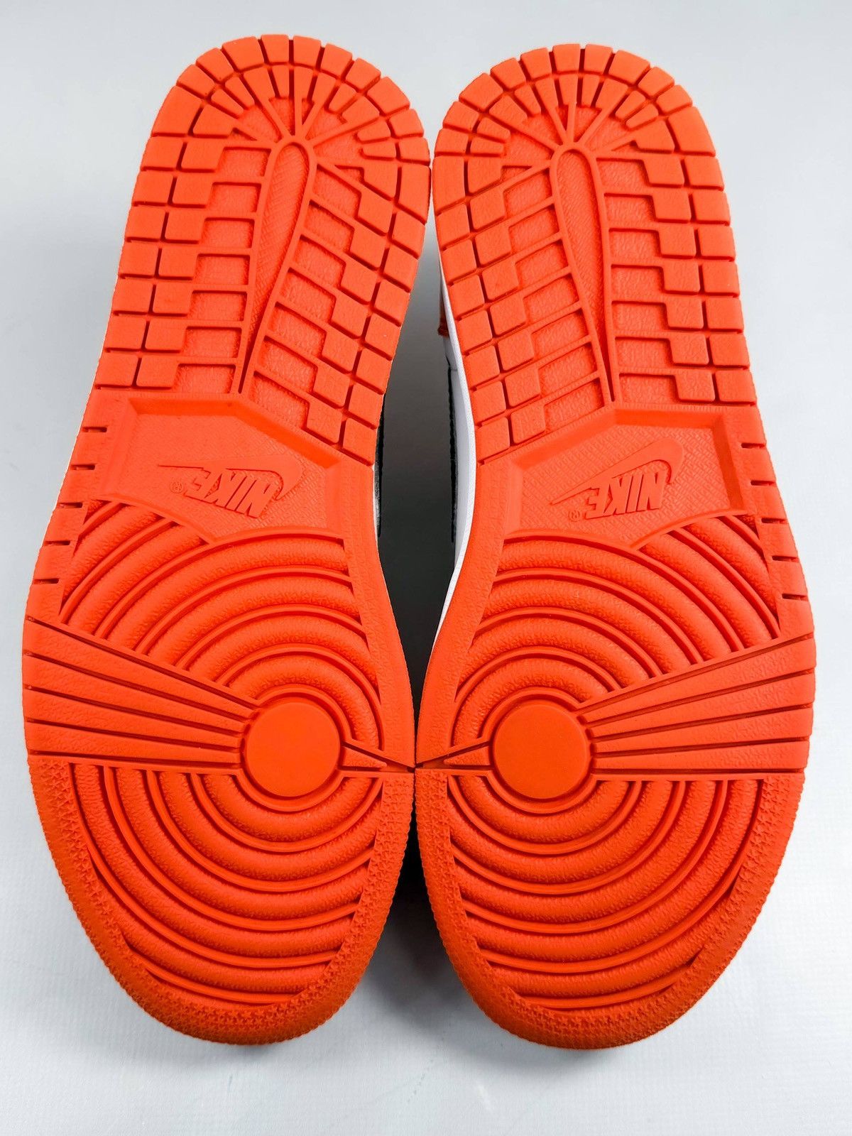 Jordan Brand Air Jordan 1 OG Low “Shattered Backboard” | US 9 | Size US 9 / EU 42 - 4 Thumbnail