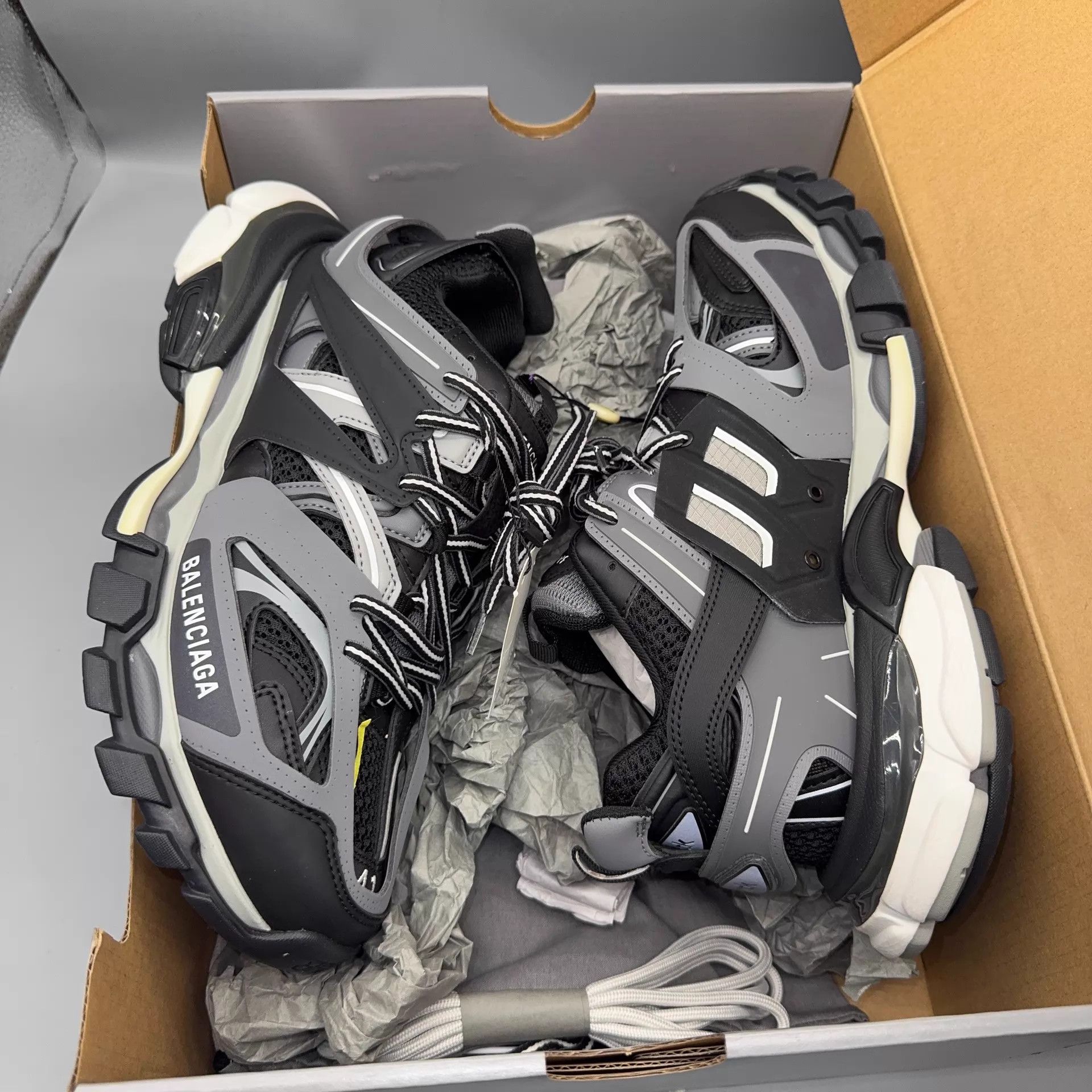 Balenciaga Balenciaga Track Black & Gray 41 Size US 8 / EU 41 - 5 Thumbnail