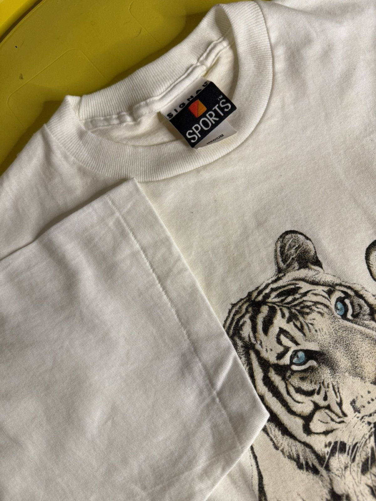 Vintage 1980s single stitch white tiger T-shirt Size US M / EU 48-50 / 2 - 2 Thumbnail