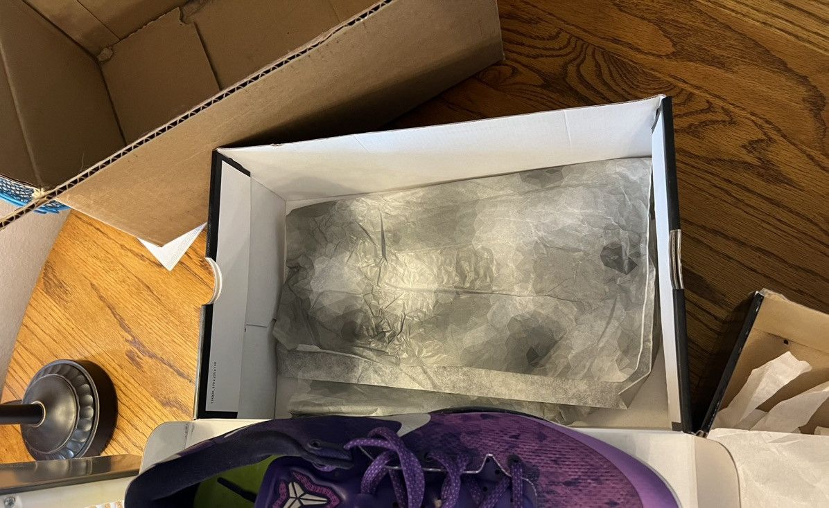 Nike Kobe 8 Purple Gradient Size US 14 / EU 47 - 6 Thumbnail