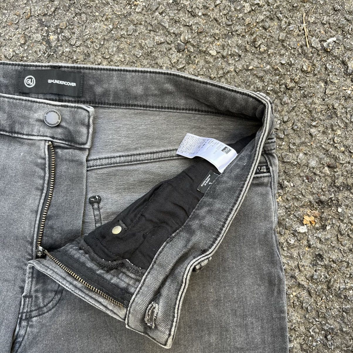 GU × Undercover Undercover × GU Damage Jeans Gray Pants Distressed Size US 32 / EU 48 - 6 Thumbnail