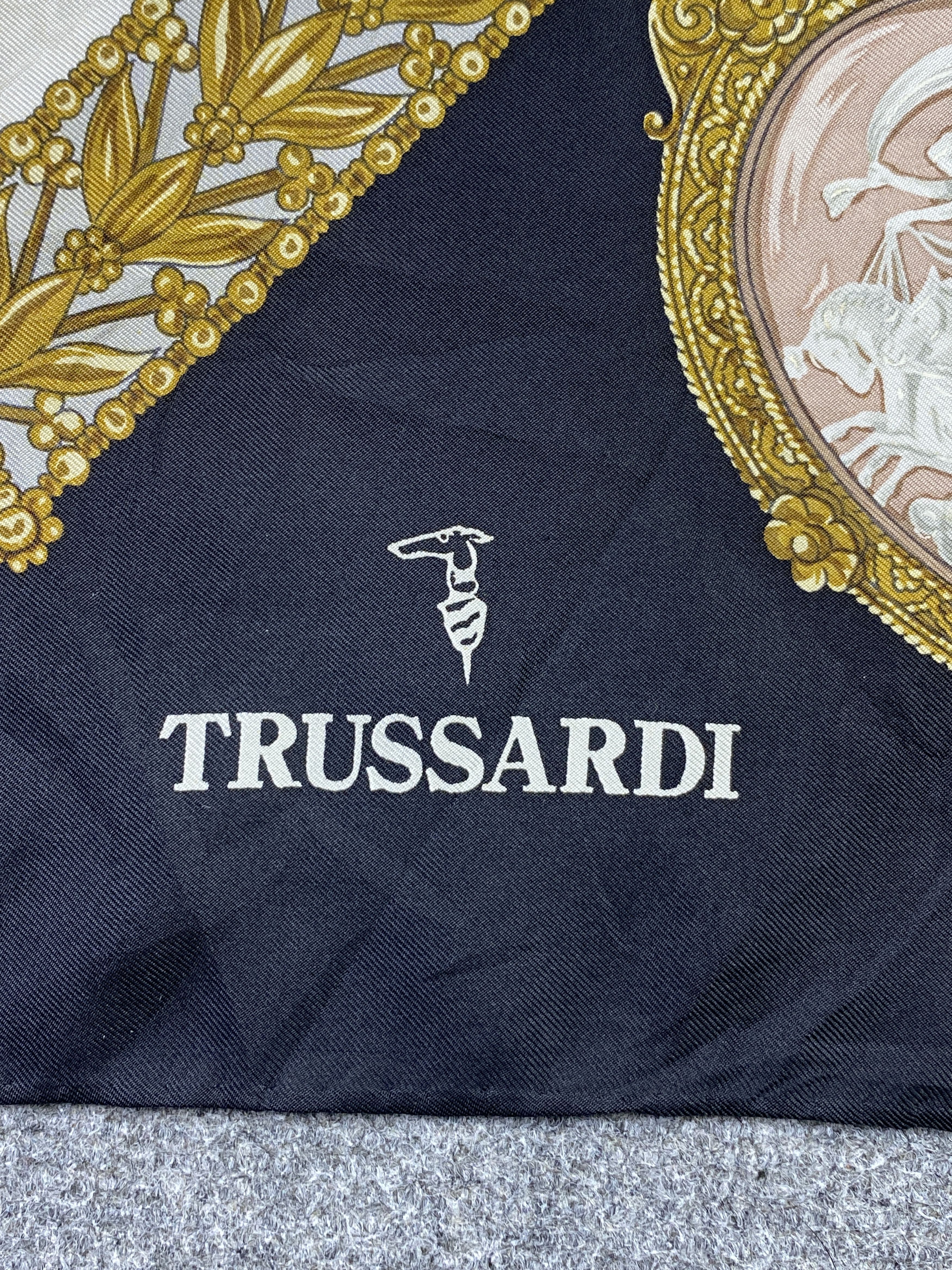 Trussardi Vintage Trussardi Silk Scarf / Silk Shawl SN0279 Size ONE SIZE - 6 Thumbnail