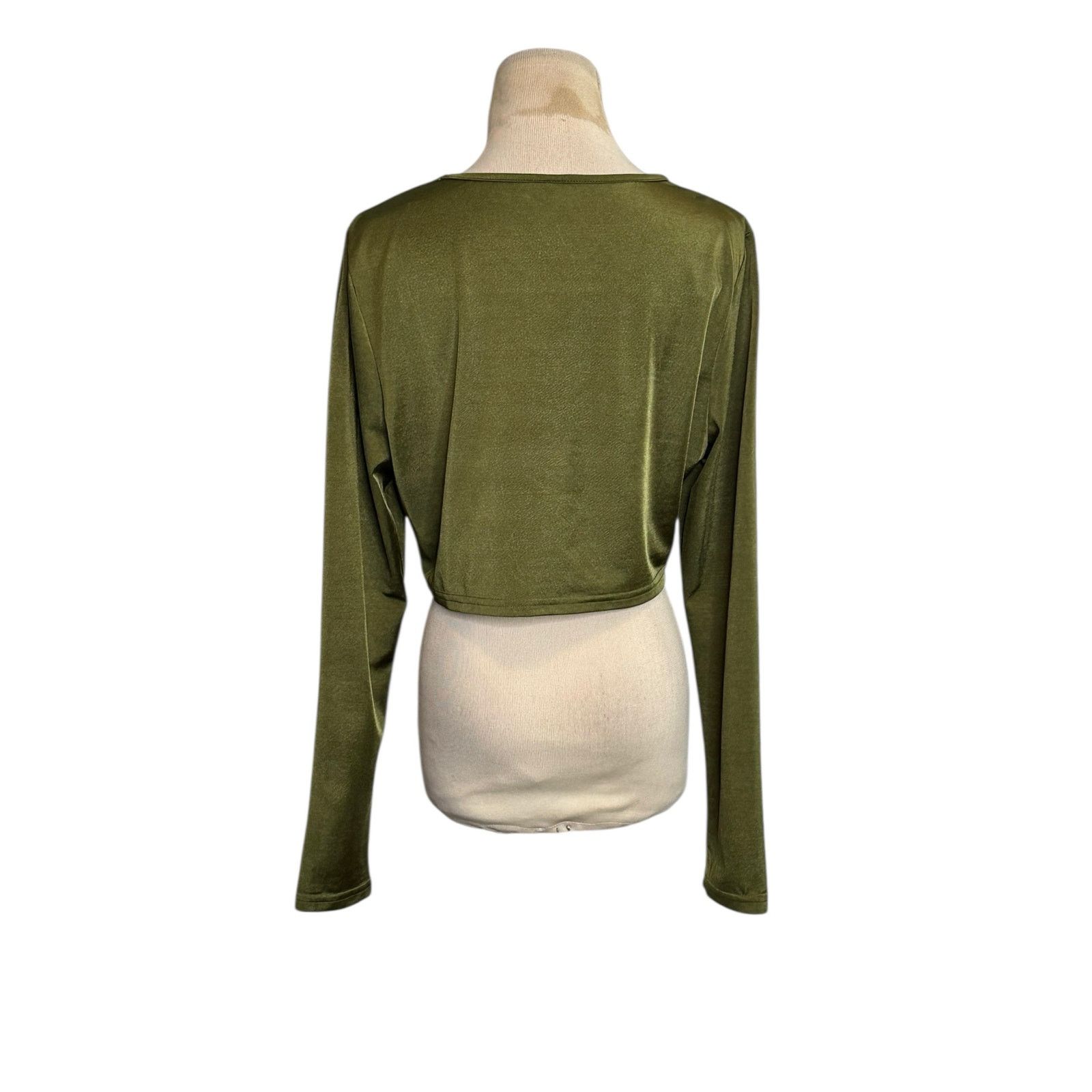 Shein Shein green long sleeves front tie crop top Size 2XL Size XXL / US 16-18 / IT 52-54 - 6 Thumbnail