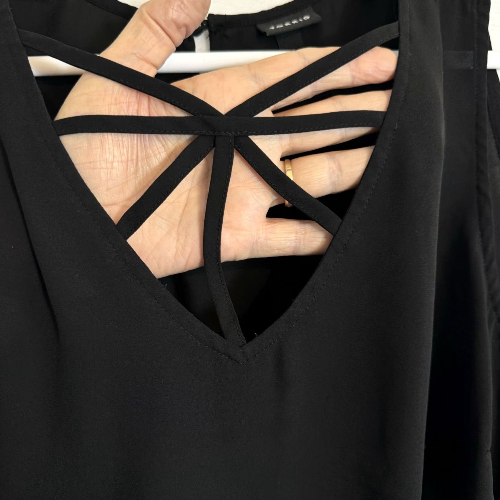 Torrid Torrid Tank Top Women’s 3 Black Georgette Strappy V-Neck 100% Polyester W 324 Tank Top Women’s Black 3 Torrid V-Neck Georgette Strappy Tank Top Size XS / US 0-2 / IT 36-38 - 7 Thumbnail