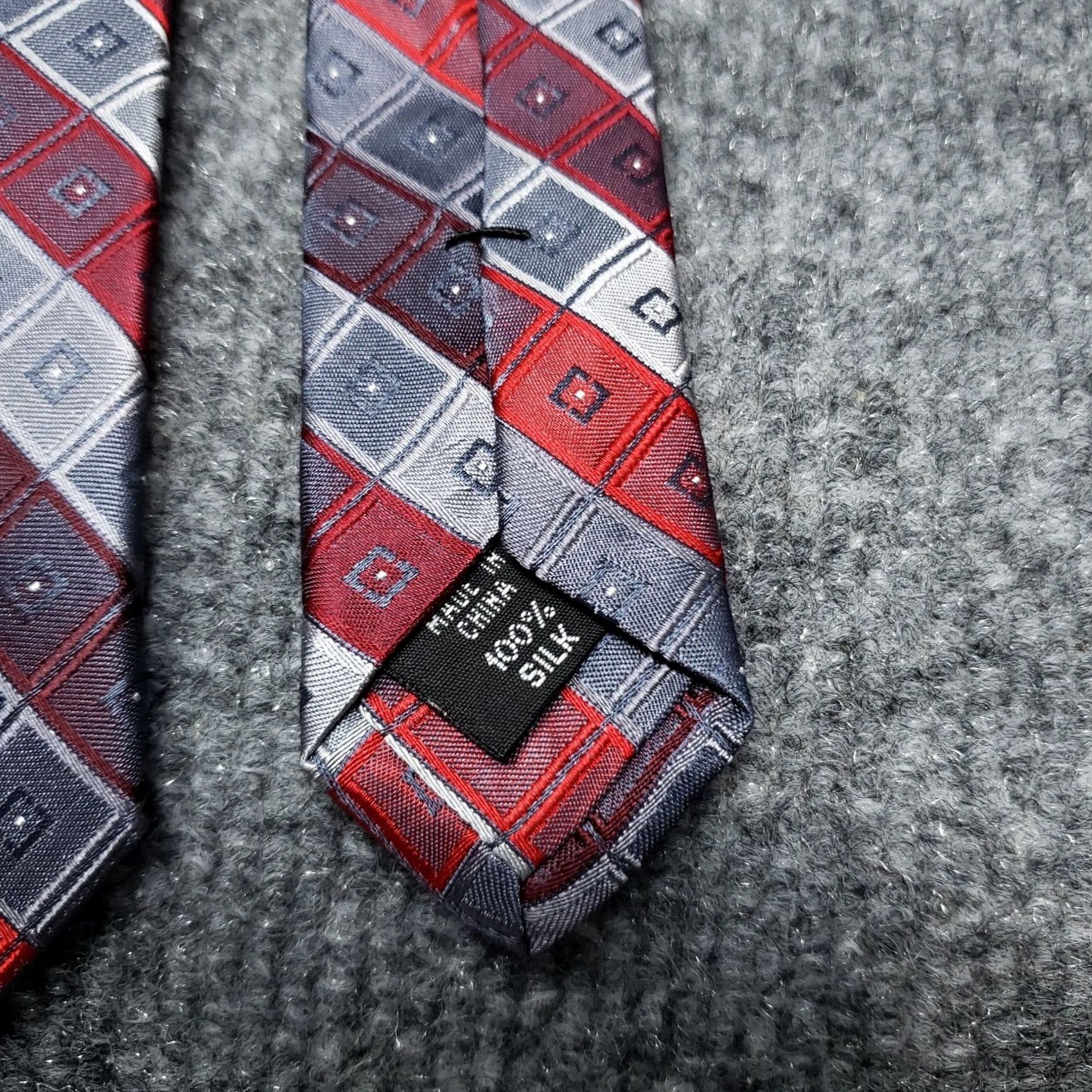 Calvin Klein Calvin Klein Tie Mens NEW Red Gray Silk Striped Designer Necktie Neck Tie Size ONE SIZE - 3 Thumbnail