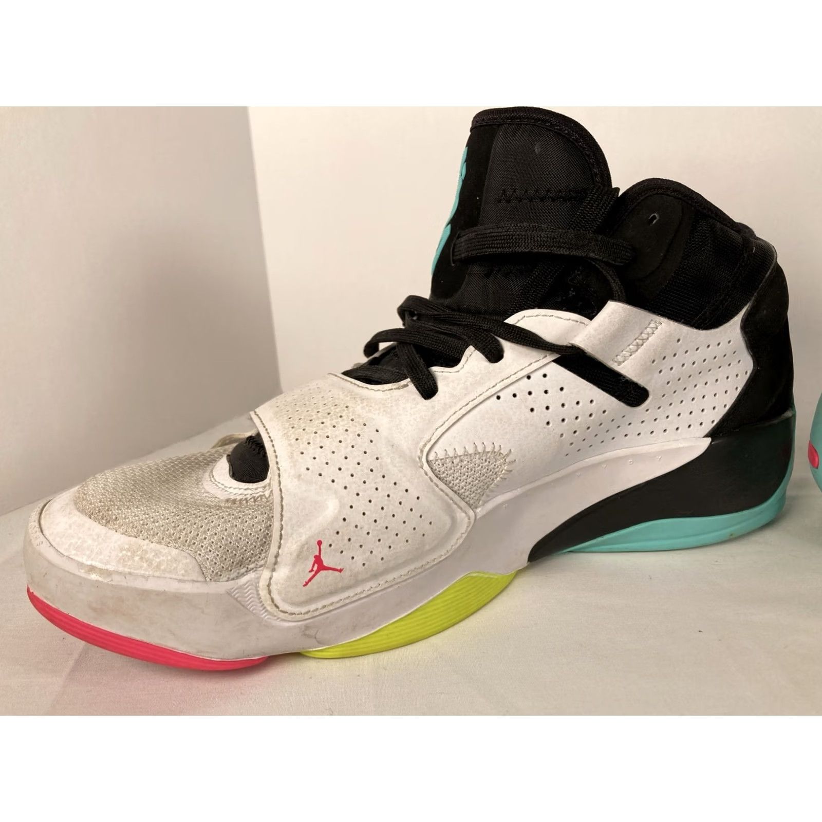 Nike Nike Air Jordan Zion 2 White Dynamic Volt Turquoise 2022 Mens 11 DO9161-107 Basketball Sneakers Nike Shoe White 2022 Mens 11 Jordan Zion 2 Vintage No Size US 11 / EU 44 - 4 Thumbnail