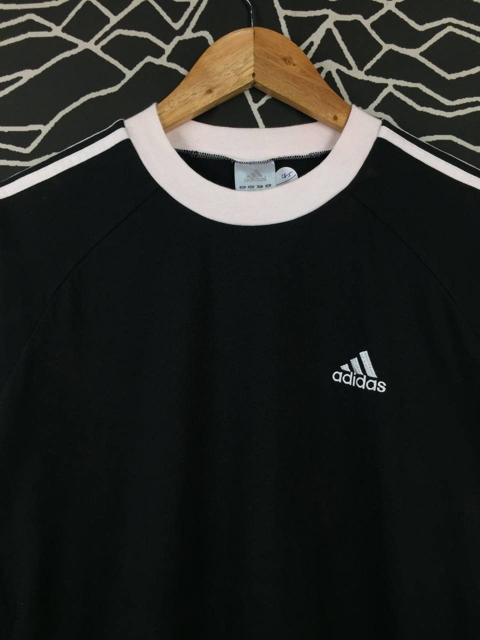 Adidas Adidas Three Stripes Small Logo Sportswear Tee Size US S / EU 44-46 / 1 - 3 Thumbnail