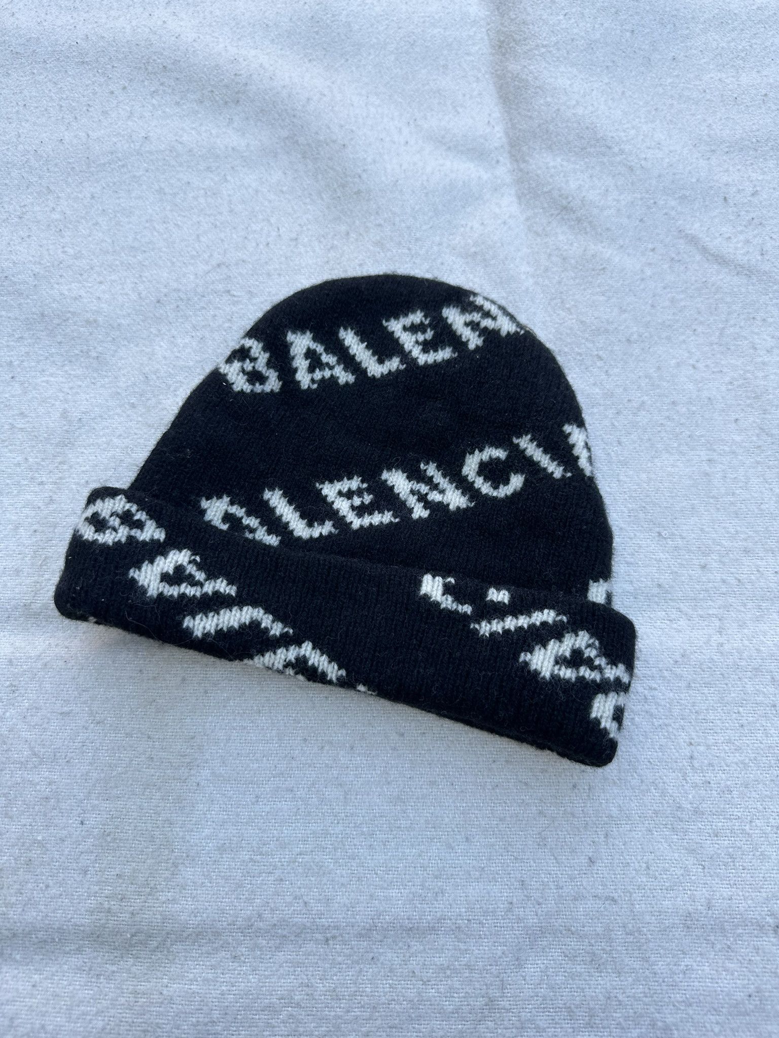 Balenciaga Balenciaga Beanie Winter Hat Allover Logo Black and Ivory Size ONE SIZE - 2 Thumbnail
