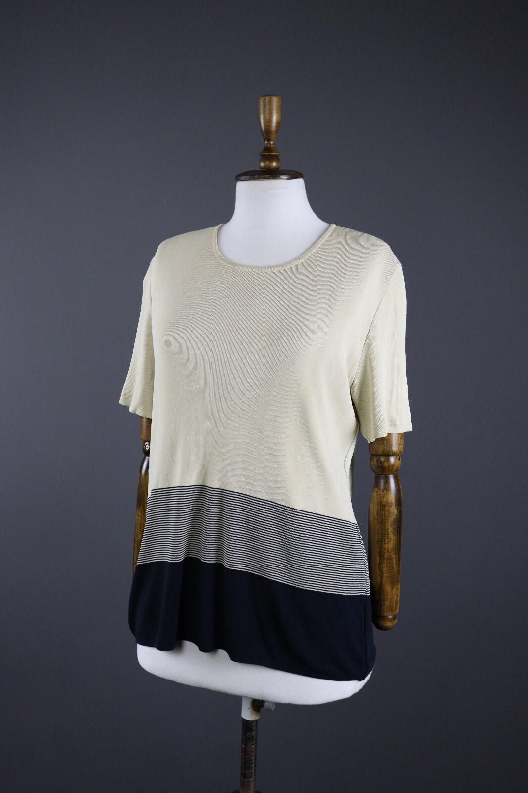 Designer Ladies Max Mara Casual Classic Knit Shirt Sweater Size L Size L / US 10 / IT 46 - 1 Thumbnail