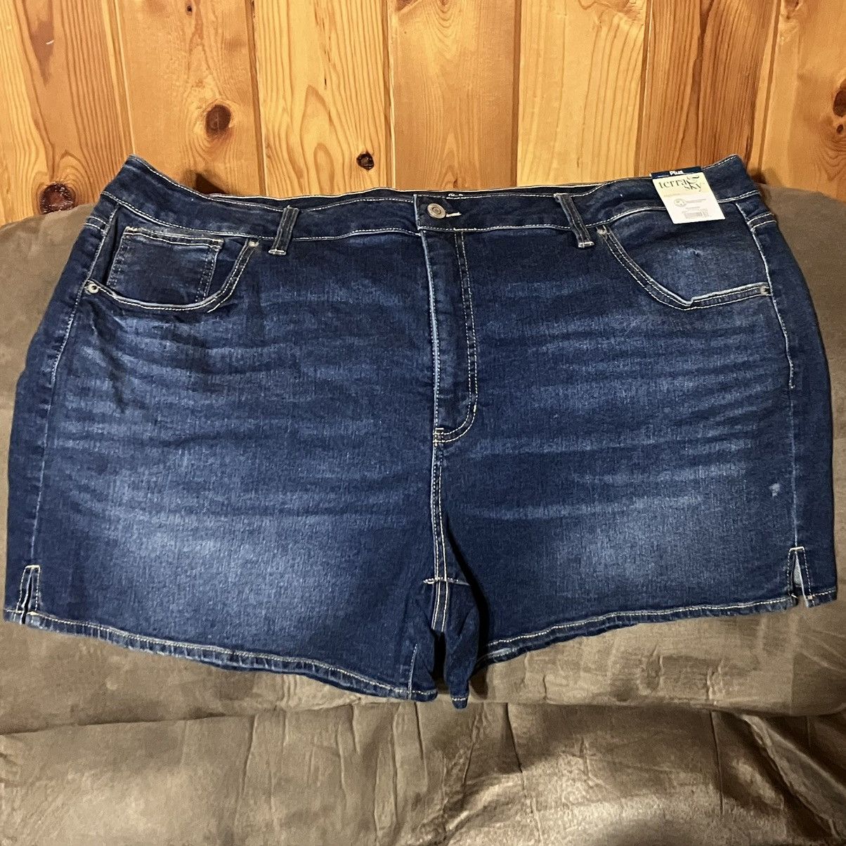 Other Plus Size 24W Shorts Size 42" / US 20 - 1 Thumbnail