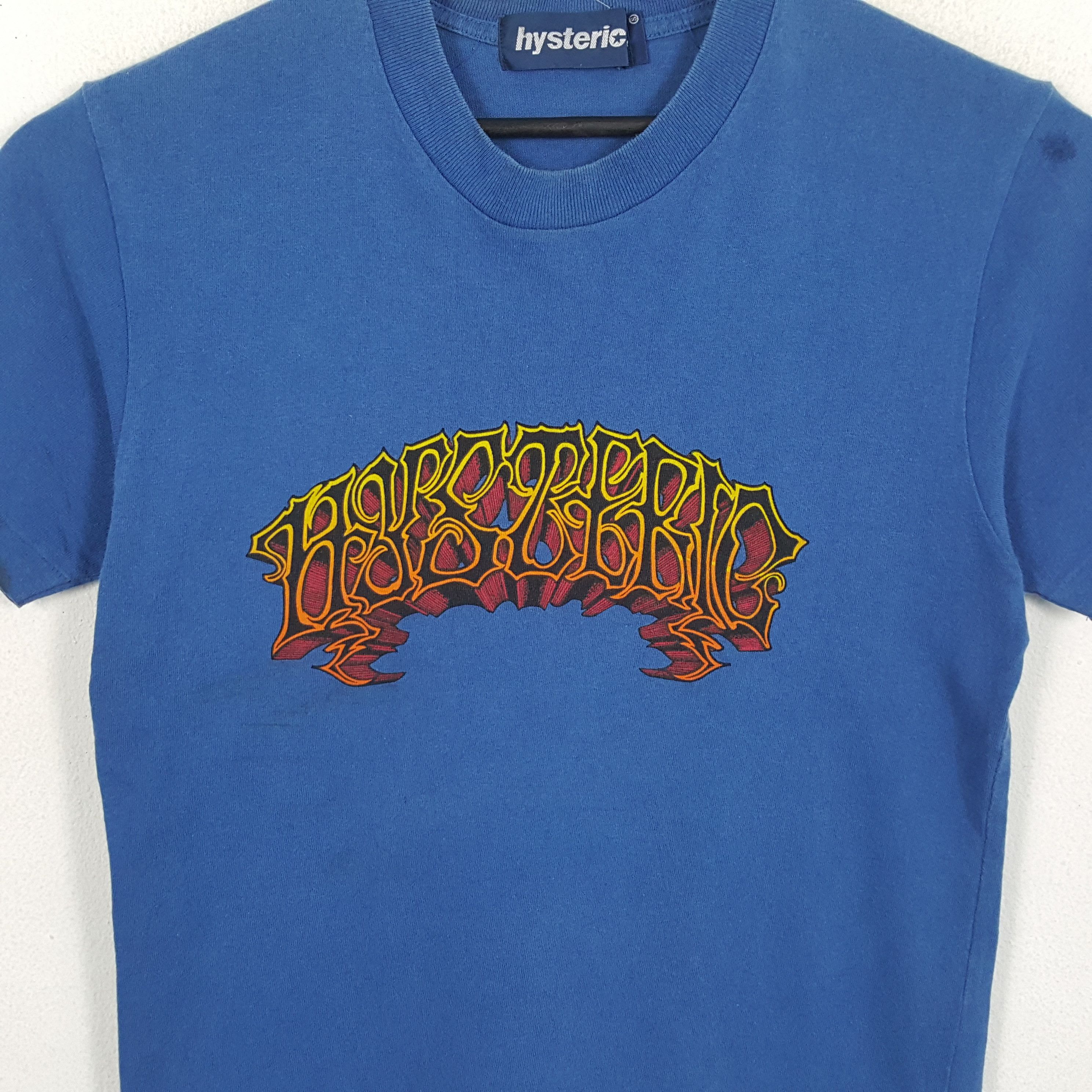 Hysteric Glamour × Japanese Brand × Vintage HYSTERIC GLAMOUR Center Rare Design Vintage Tshirt Size US S / EU 44-46 / 1 - 2 Thumbnail
