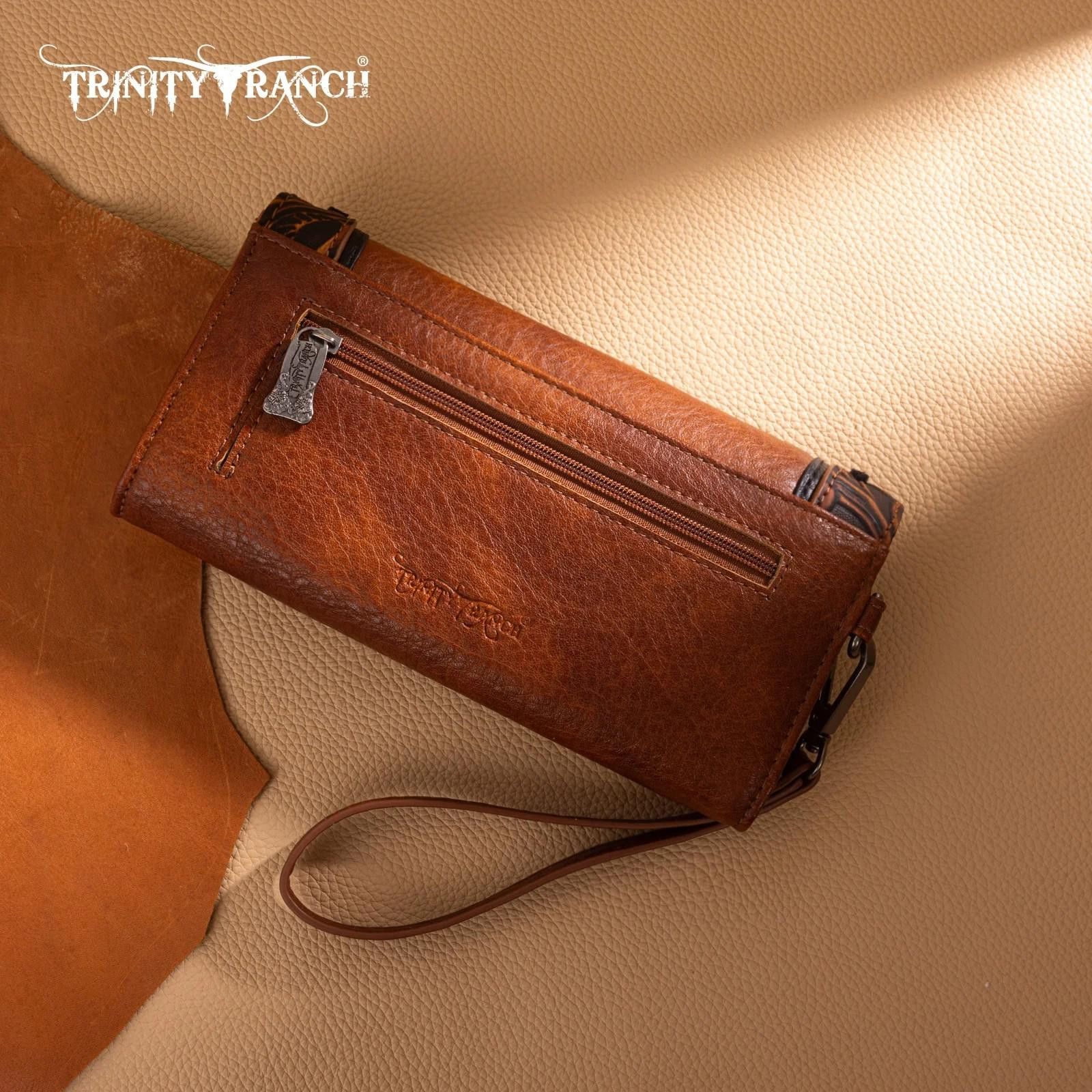Designer Trinity Ranch Leather Wallet with Turquoise Accents Size ONE SIZE - 4 Thumbnail