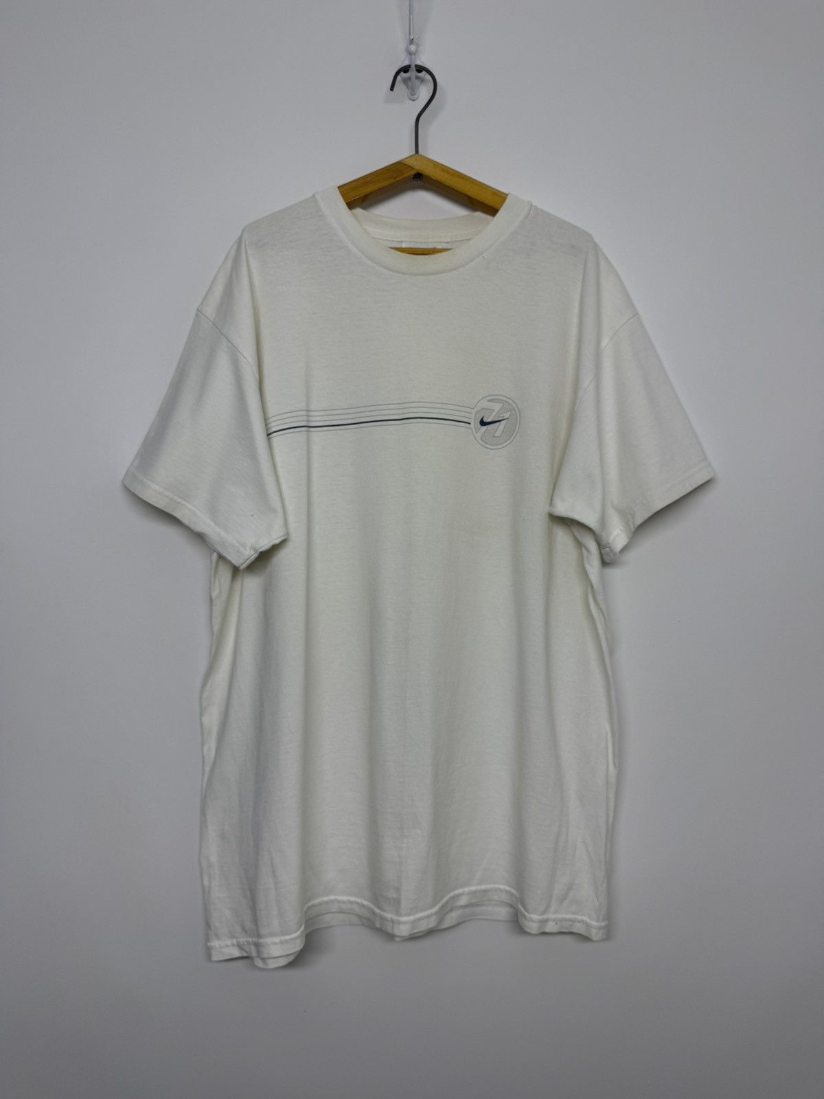 Nike Vintage Nike Y2k t shirt swoosh logo 00’s Size US L / EU 52-54 / 3 - 1 Thumbnail