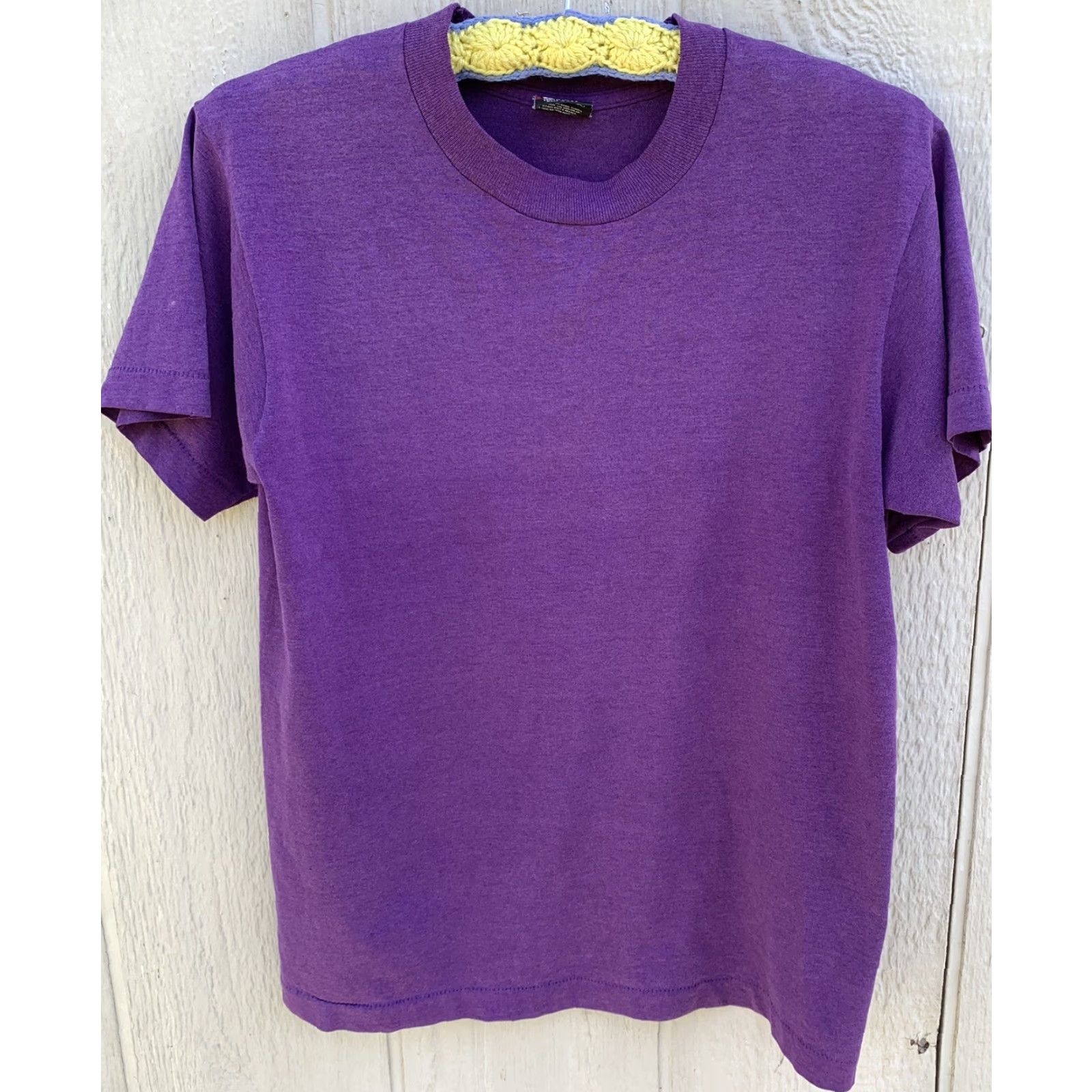 Fruit Of The Loom VINTAGE Fruit of the Loom T-Shirt Purple Adult M - Single Stitch, Short Sleeve, Cotton Blend, USA, Unisex, Regular Size Size US M / EU 48-50 / 2 - 2 Thumbnail