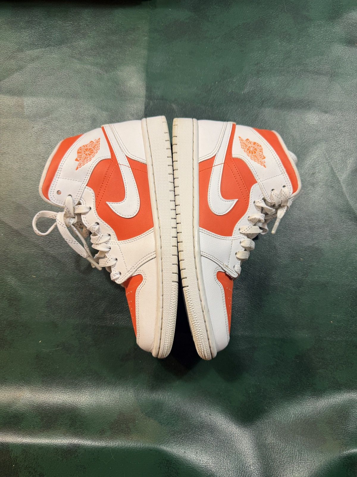 Jordan Brand Air Jordan 1 Mid SE "Bright Citrus" Size US 8.5 / EU 41-42 - 1 Thumbnail