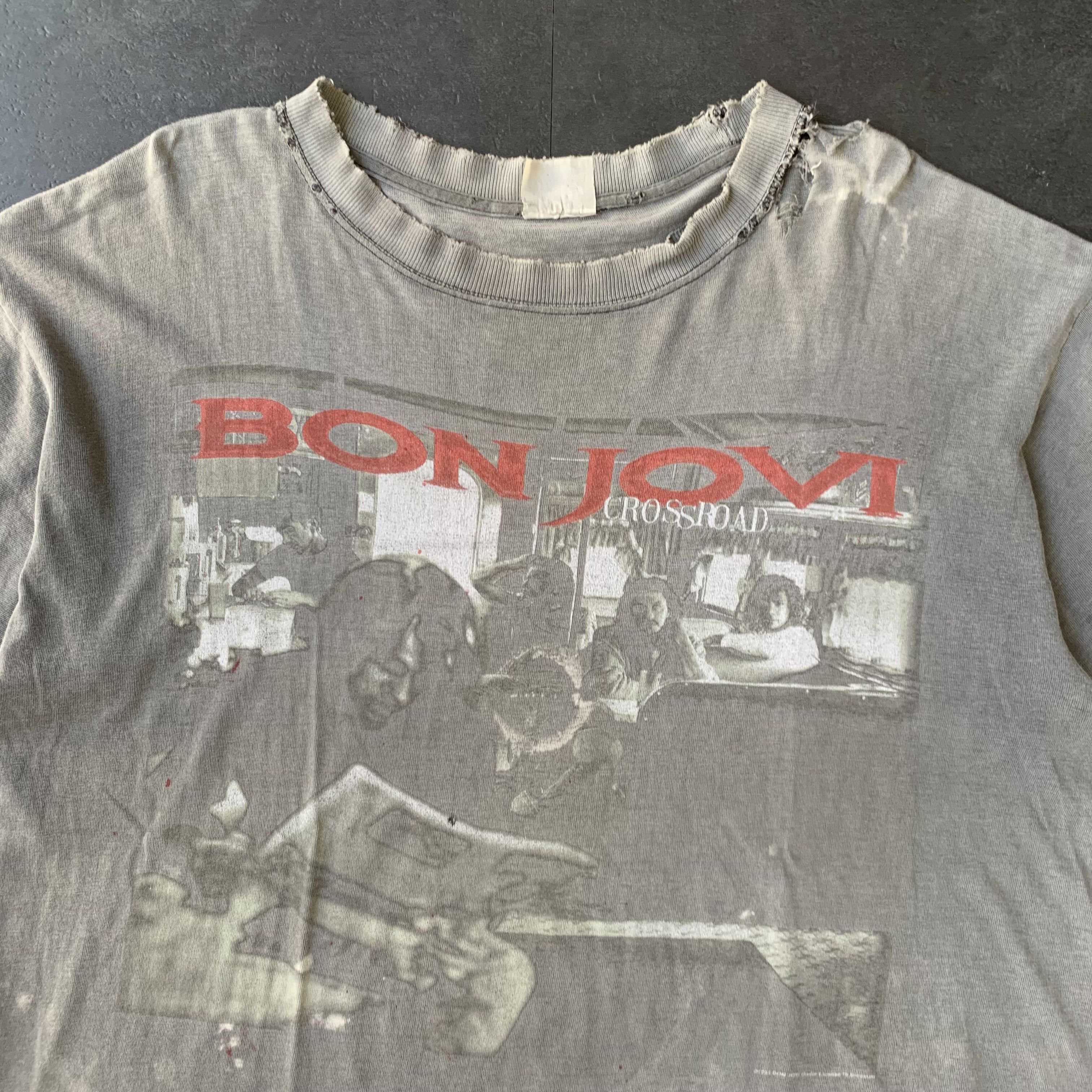 Vintage Faded Vintage 1990s Bon Jovi Crossroads Band Tee Shirt Size US XL / EU 56 / 4 - 4 Thumbnail