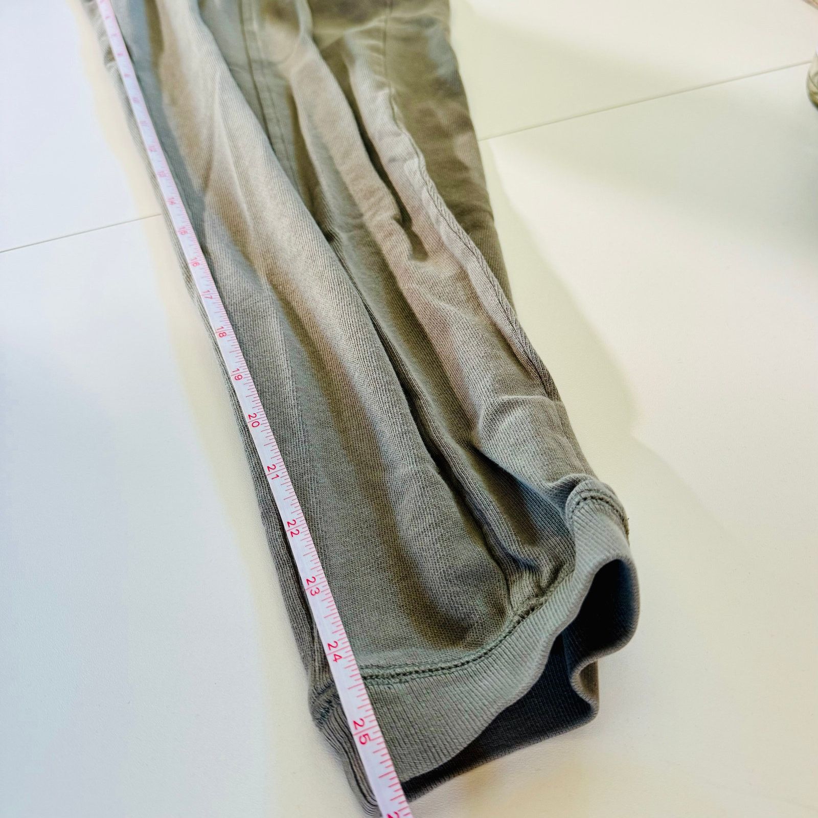 Old Navy OLD NAVY Olive Green Sweatpants Terry Joggers Pants Ankle M Size 30" / US 8 / IT 44 - 15 Thumbnail