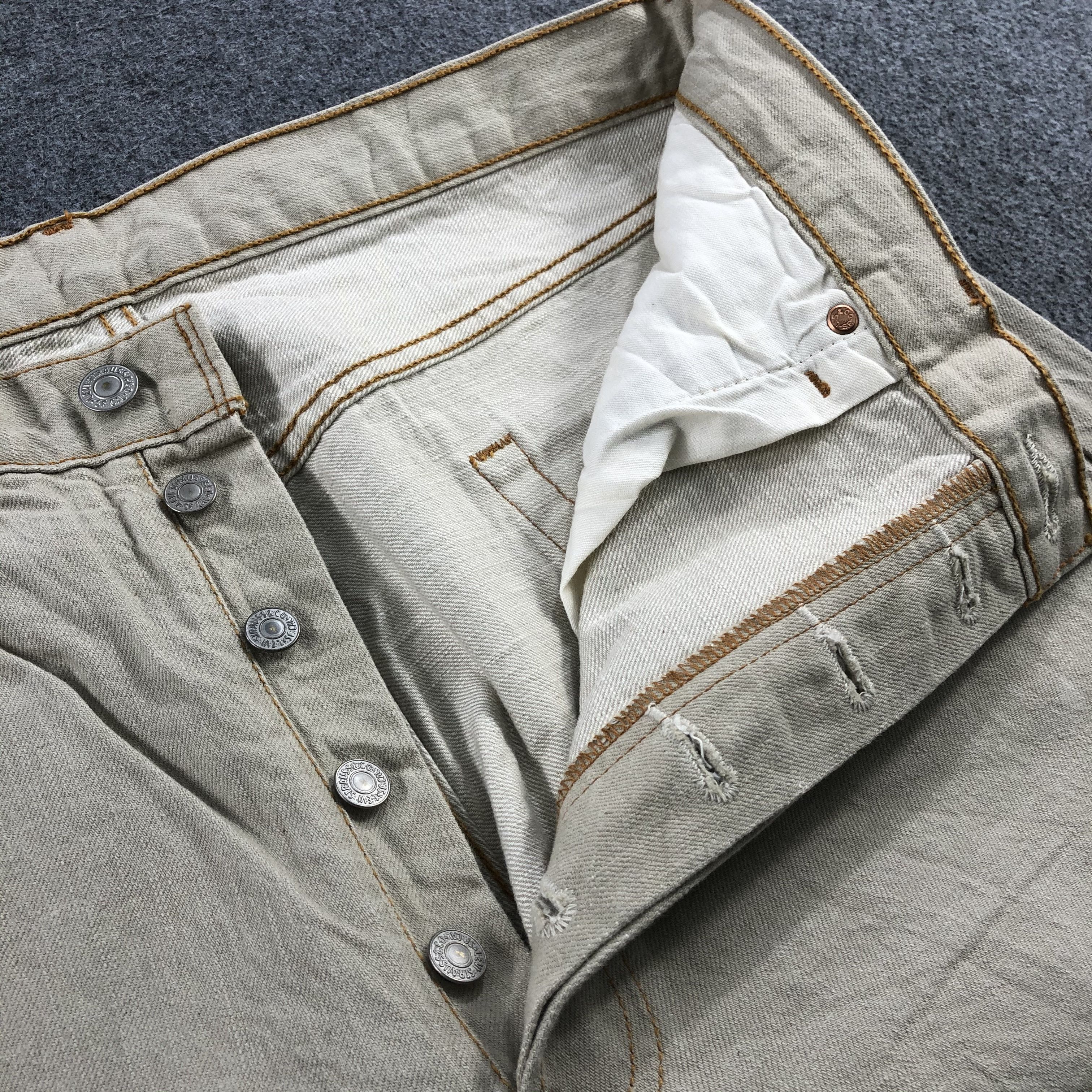 Levi's Vintage 90s Light Wash Levis 501 Jeans-J1833 Size US 36 / EU 52 - 7 Thumbnail