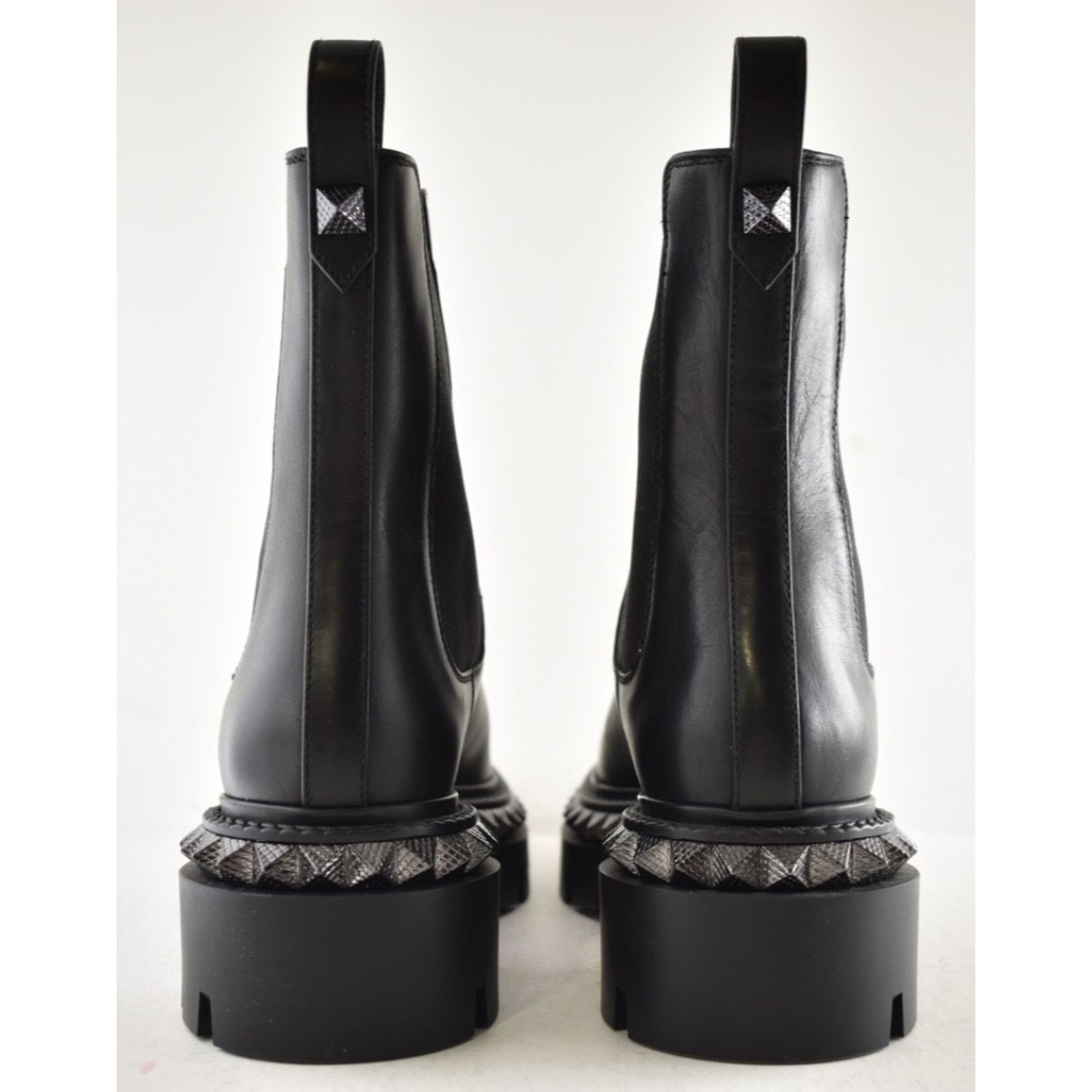 Christian Louboutin Christian Louboutin Black Calf Chelsea Lug Ankle Boot 39 Size US 8 / IT 38 - 19 Thumbnail
