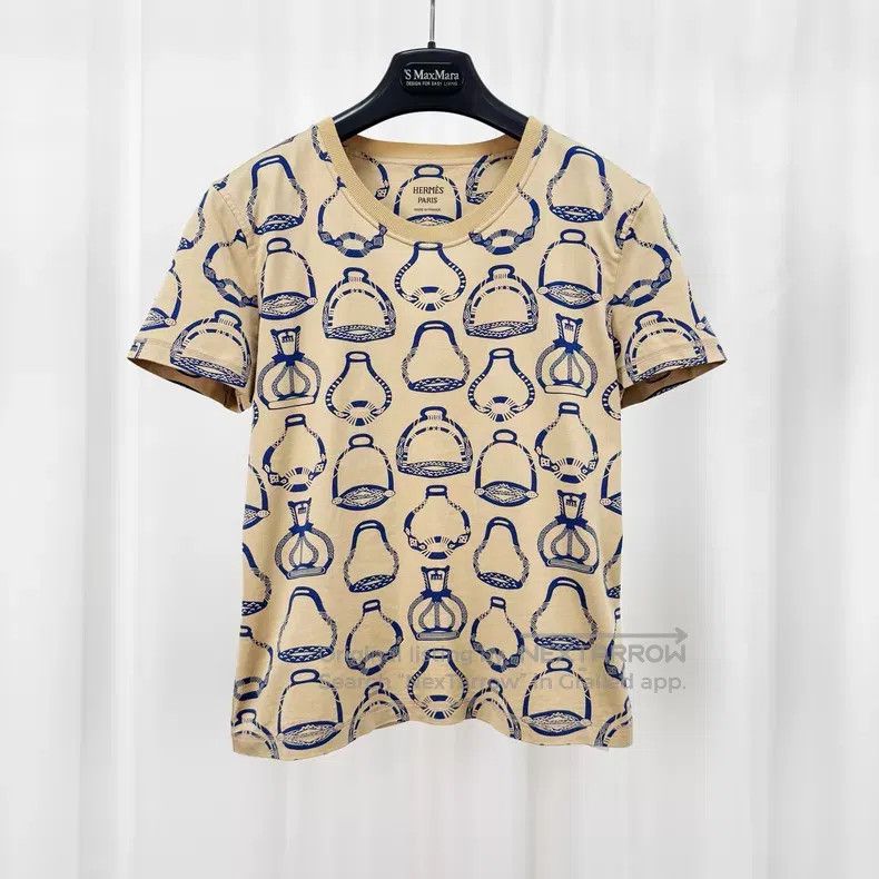 Hermes Hermes Beige Printed Short Sleeve Size XS / US 0-2 / IT 36-38 - 1 Thumbnail