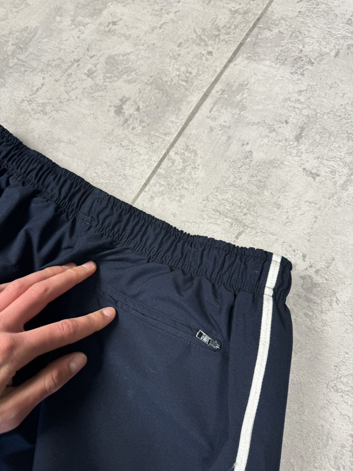 Nike Nike Vintage Navy Y2K Track Pants Joggers Swoosh Logo SizeXL Size US 36 / EU 52 - 14 Thumbnail