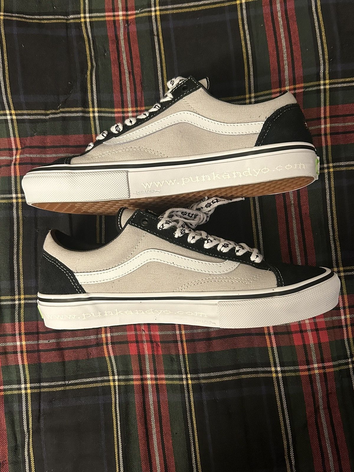 Punk and Yo PunkandYo Old Skool Vans Size US 9.5 / EU 42-43 - 4 Thumbnail