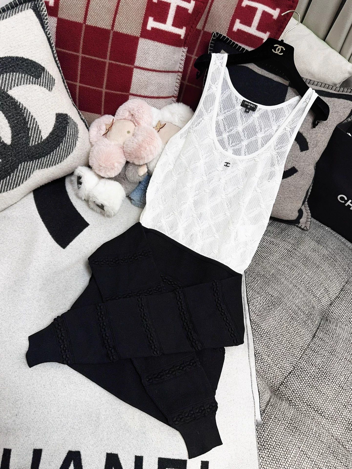 Chanel Chanel 24S Black White Openwork Knit Tie Cami 36 Size XS / US 0-2 / IT 36-38 - 3 Thumbnail