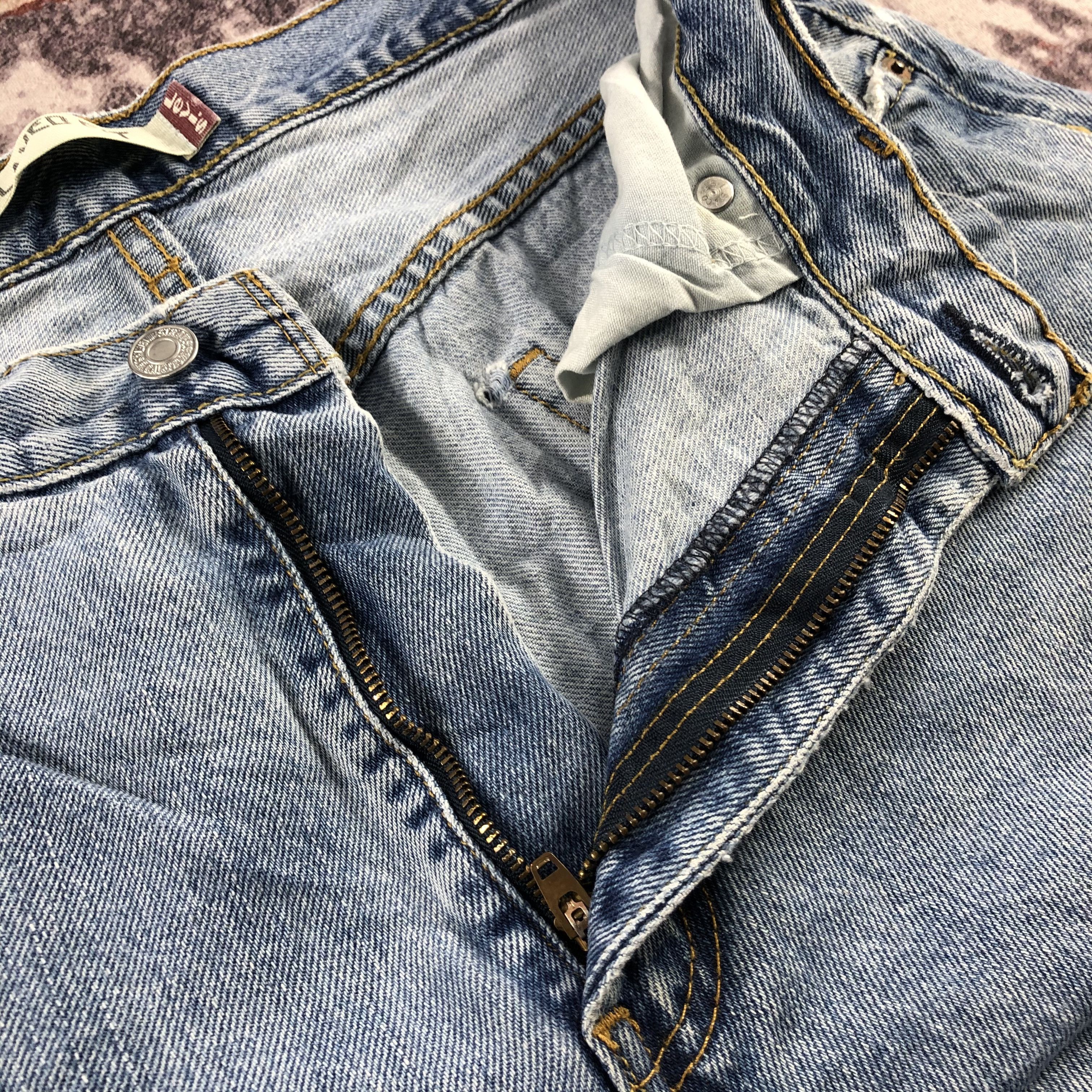 Levi's × Vintage Vintage Blue Wash Levis 550 Jeans-JM3170 Size US 35 - 12 Thumbnail