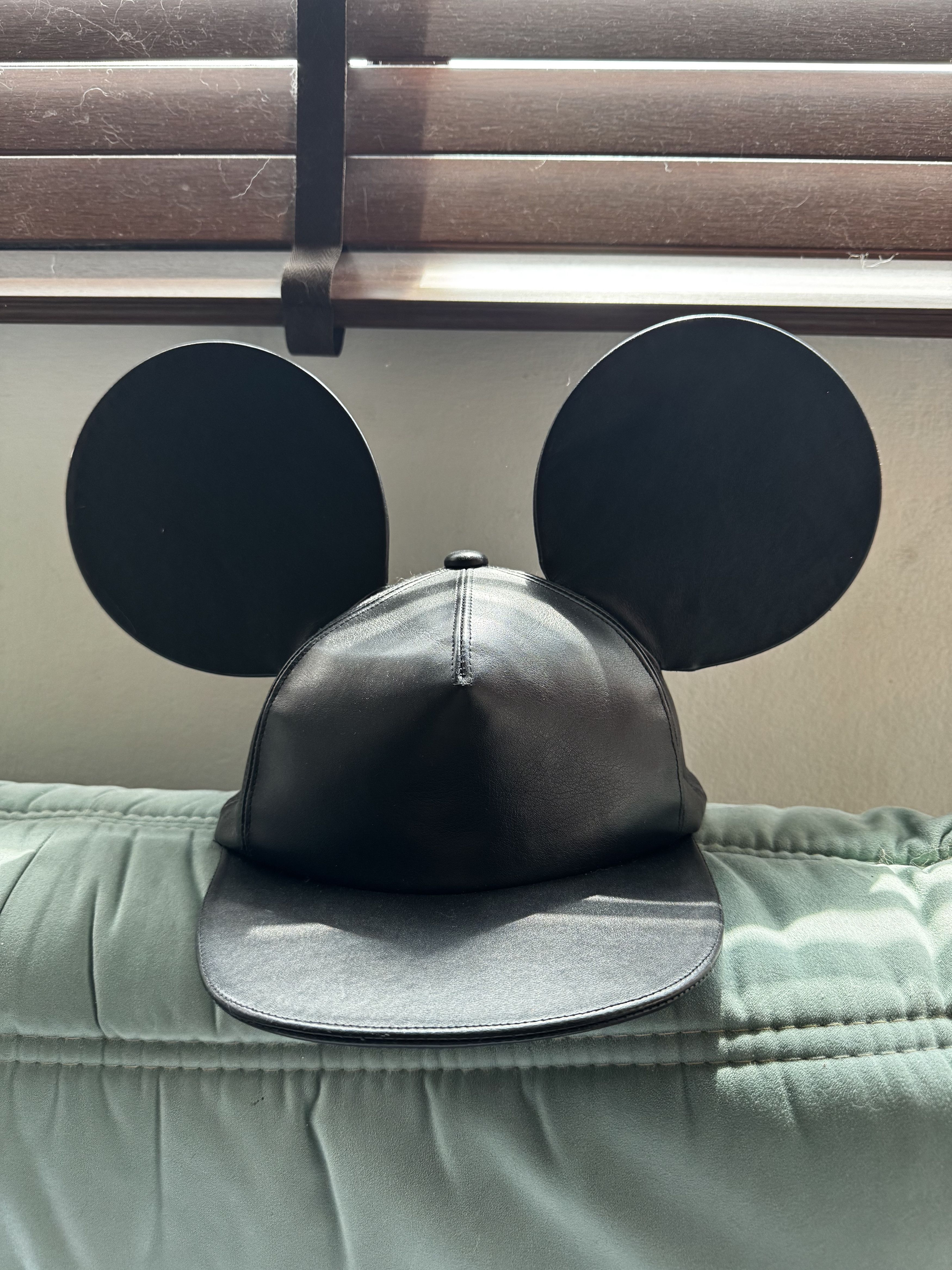 Comme des Garcons Homme Plus *Grailed* CDG HOMME PLUS AW13 MICKEY RUNWAY LEATHER CAP Size ONE SIZE - 5 Thumbnail