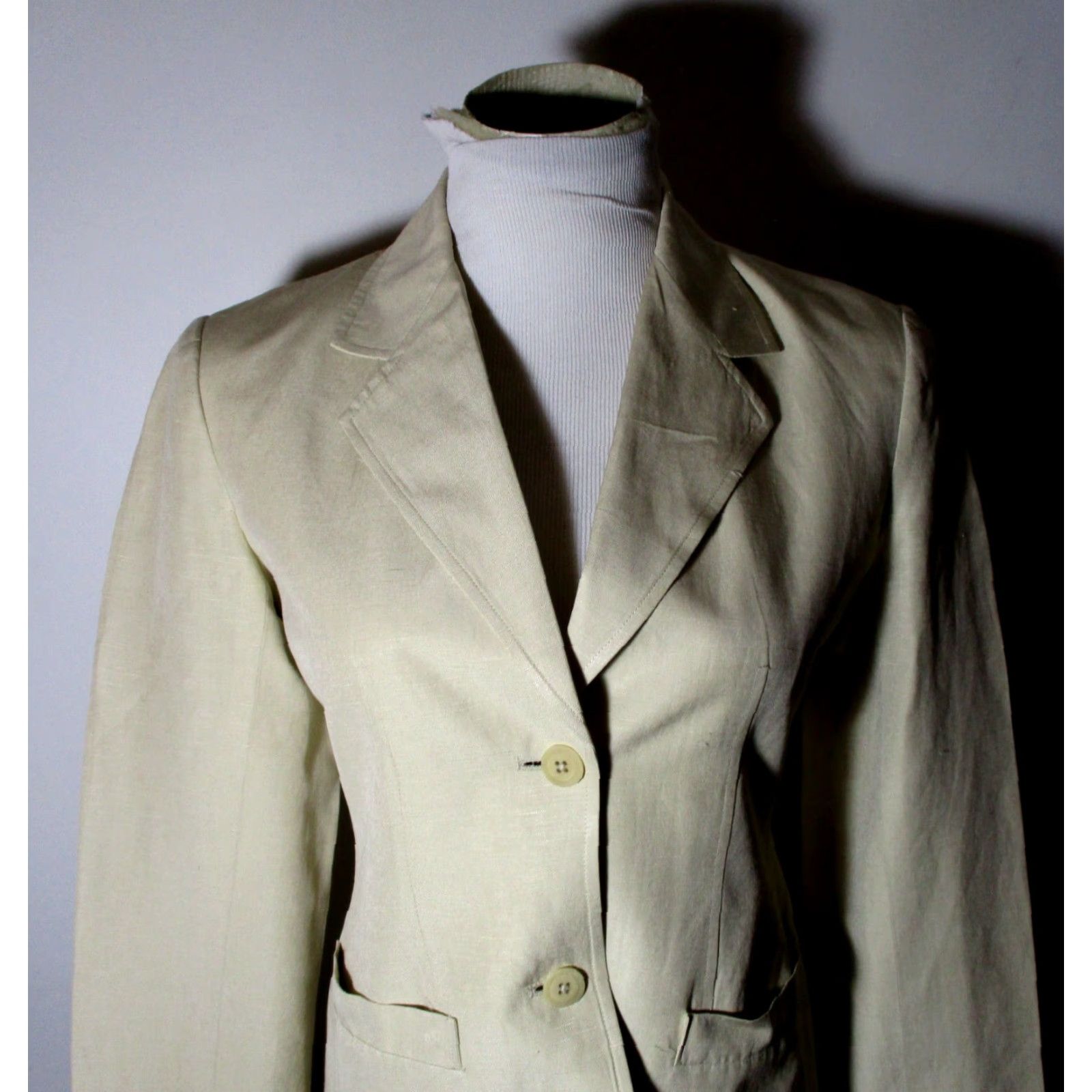 Vintage VINTAGE CLASSIQUES ENTIER Tan Silk & Linen Jacket XXS Women’s Solid Long Sleeve Short Jacket Tan Silk & Linen 2XS Classic Jacket Womens Size XXS / US 00 / IT 34 - 4 Thumbnail