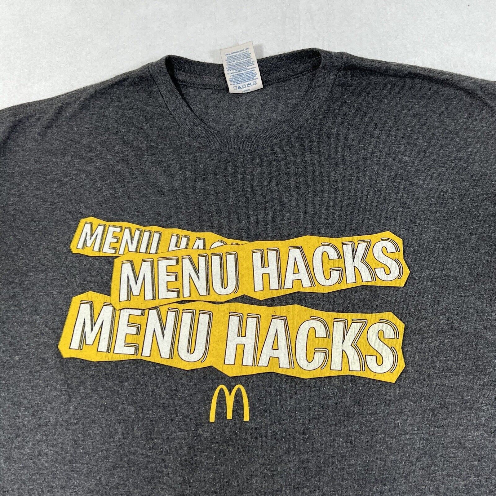 Delta McDonald’s Large Menu Hacks Employee Gray Graphic T Shirt Size US L / EU 52-54 / 3 - 2 Thumbnail