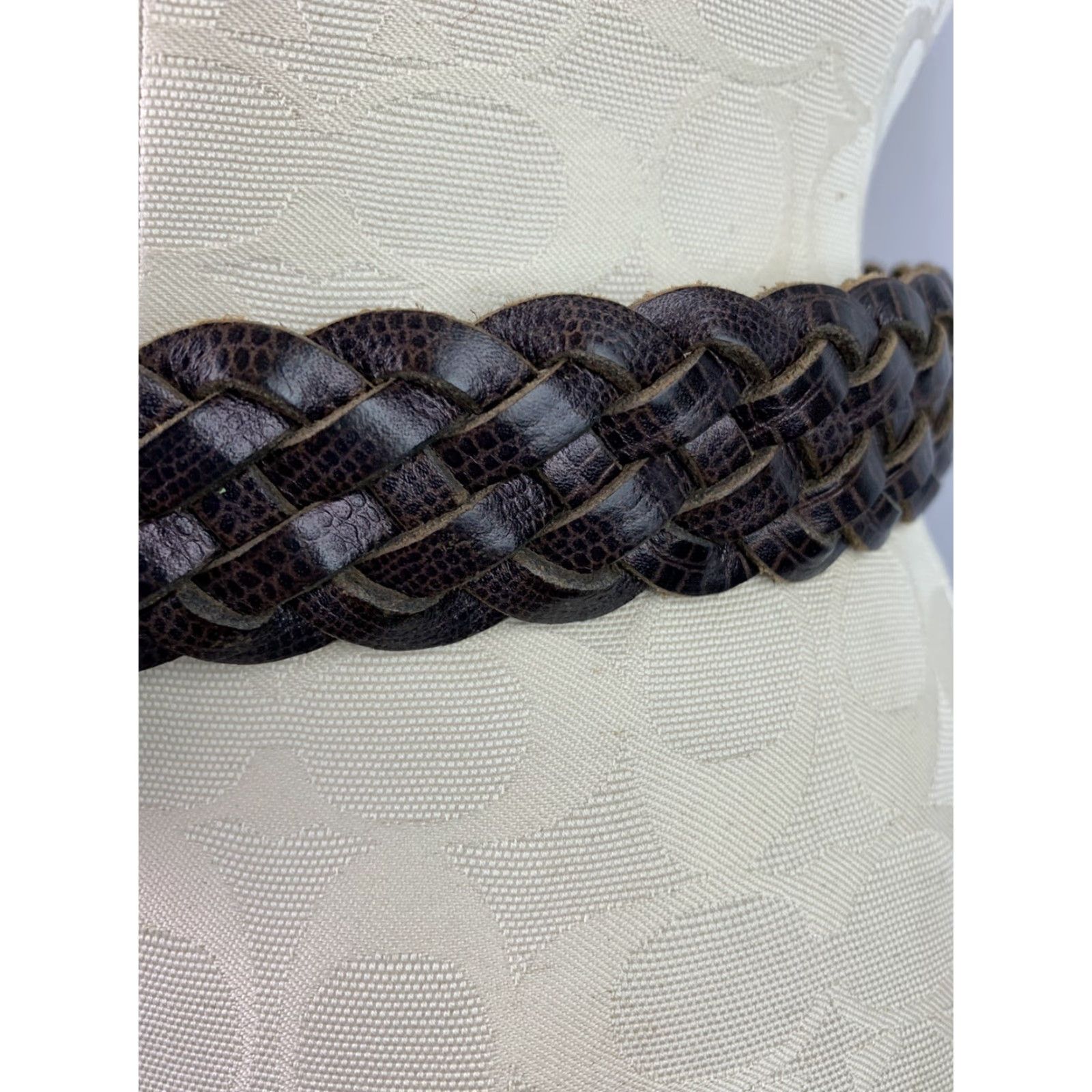 Vintage Tail Braided Belt Nike Brown Leather — Medium, 1 1/4" Wide, Adjustable to 34" — Women’s Belt, Good Condition Size ONE SIZE - 3 Thumbnail