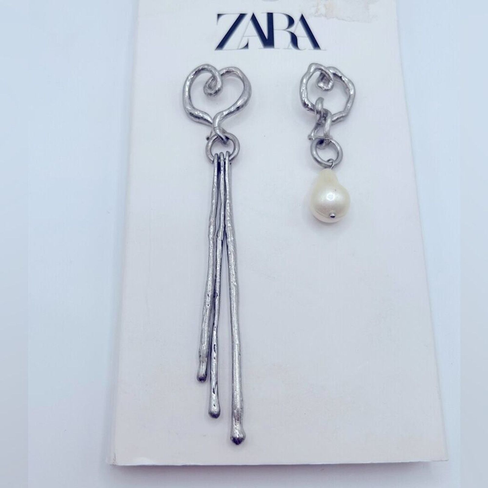Zara NWT Zara Asymmetric Heart Shaped Metal Earrings Faux Pearl Size ONE SIZE - 2 Thumbnail