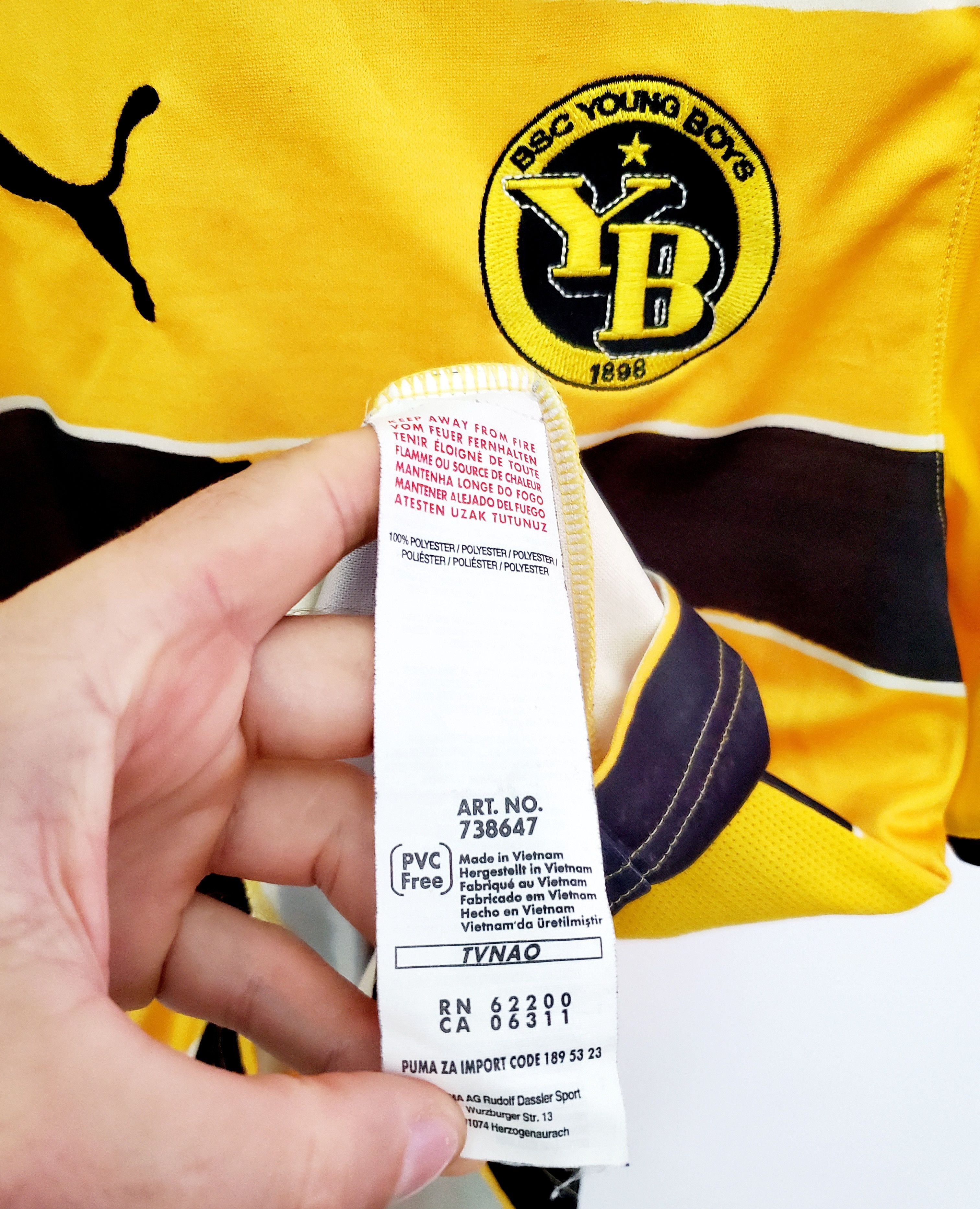 Puma BSC Young Boys 2010-2011 Home soccer Jersey size M Size US M / EU 48-50 / 2 - 5 Thumbnail